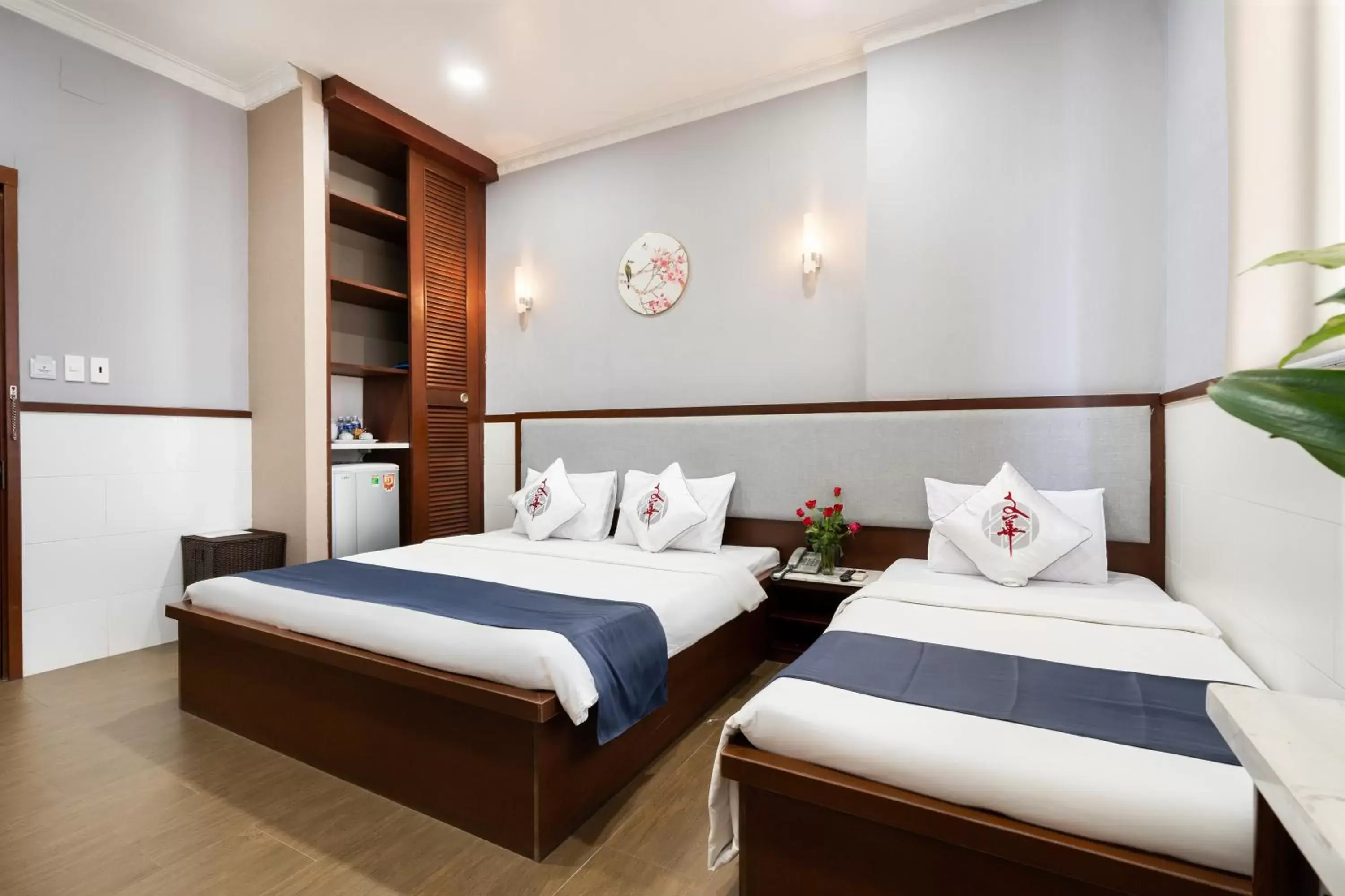 Superior Triple Room in Văn Hoa Hotel Superior Triple Room in Văn Hoa Hotel
