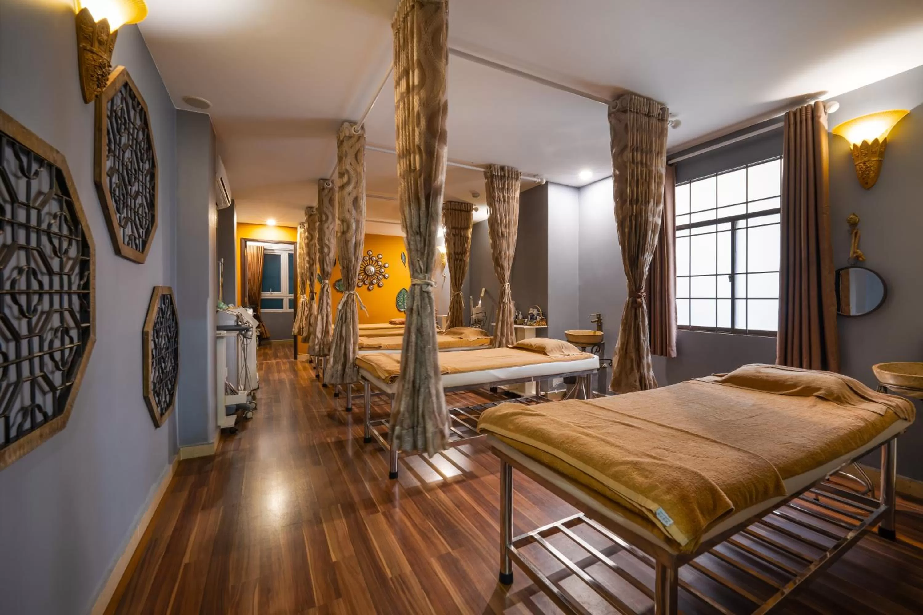 Spa and wellness centre/facilities, Bed in Tuong Vy Ben Thanh Hotel