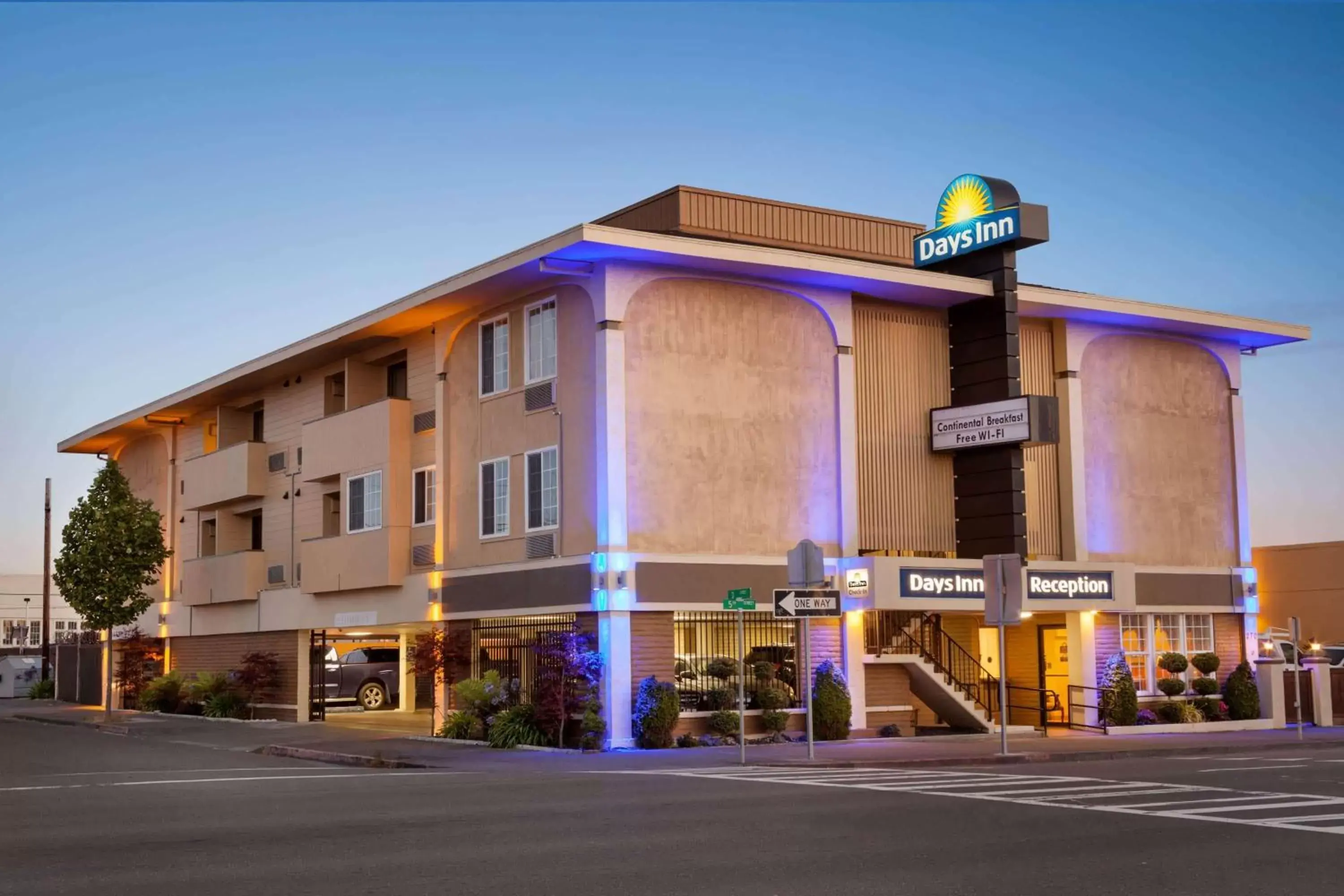 Property building in Days Inn by Wyndham Eureka CA Property building in Days Inn by Wyndham Eureka CA