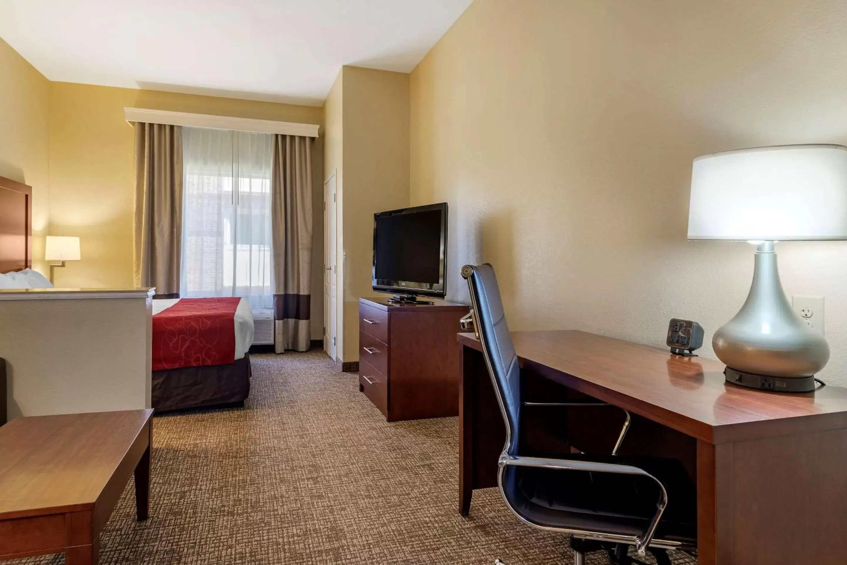 Photo of the whole room, TV/Entertainment Center in Comfort Suites Montgomery East Monticello Dr.
