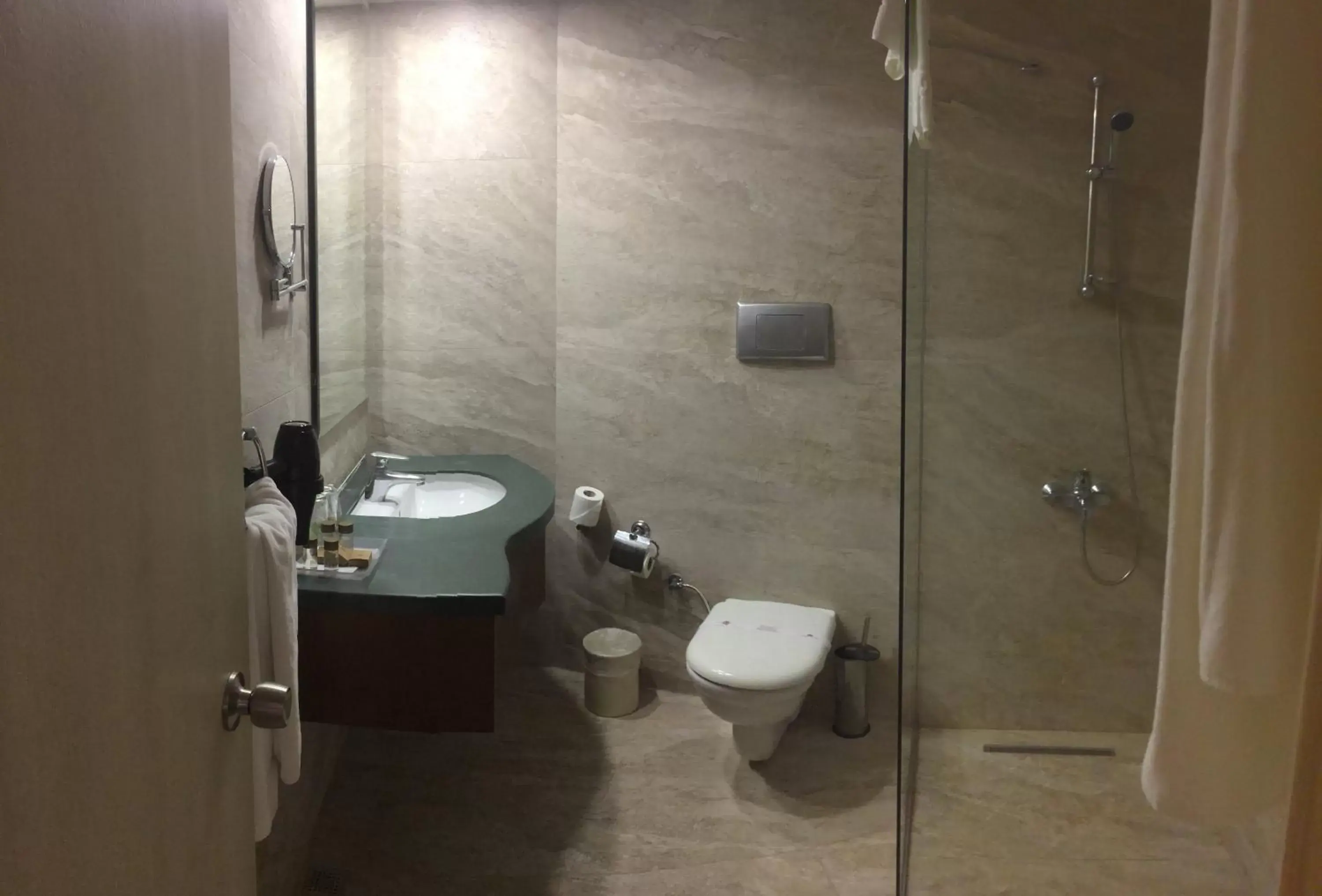 Bathroom in Golden Lotus Hotel