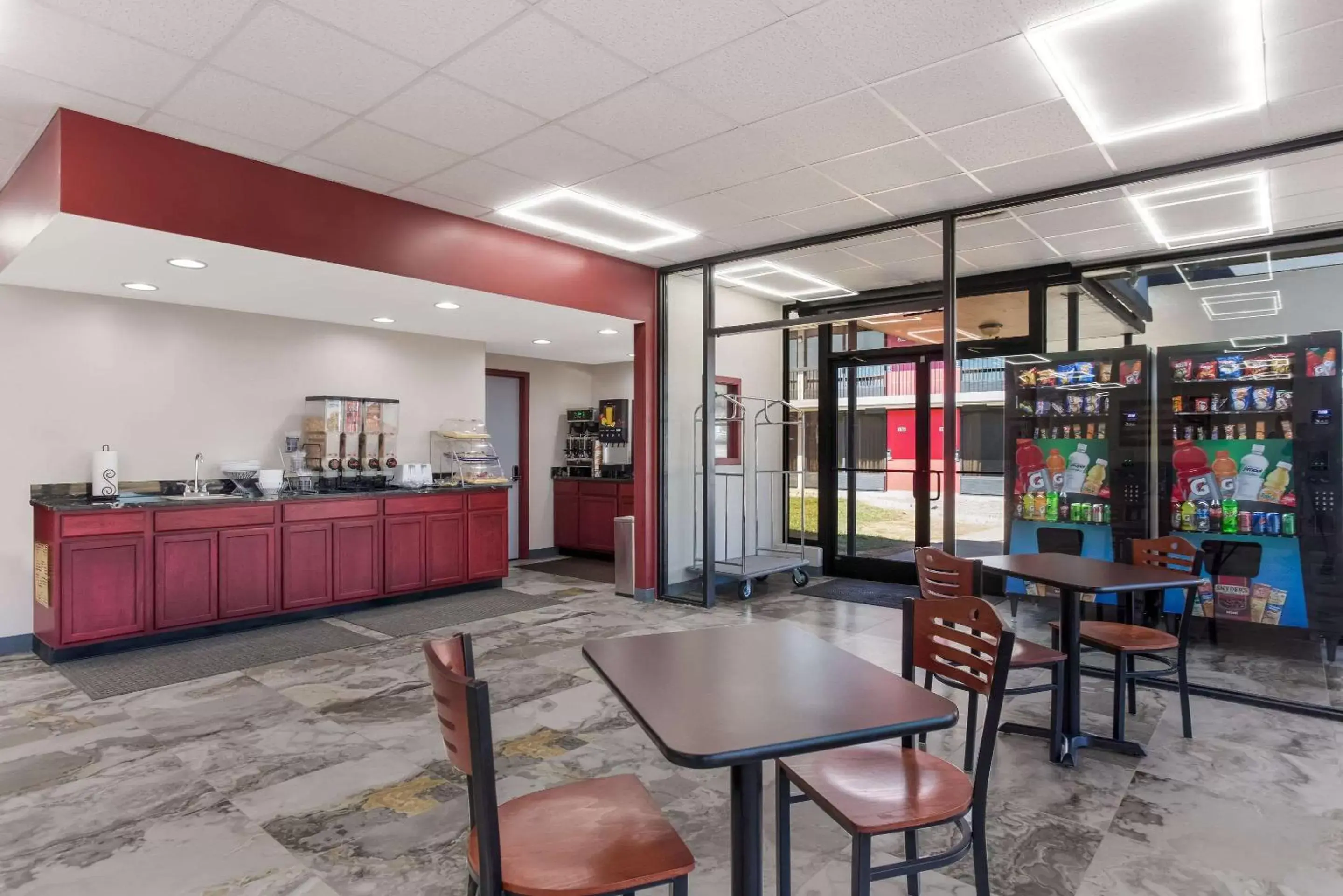 Lobby or reception, Restaurant/Places to Eat in Econo Lodge