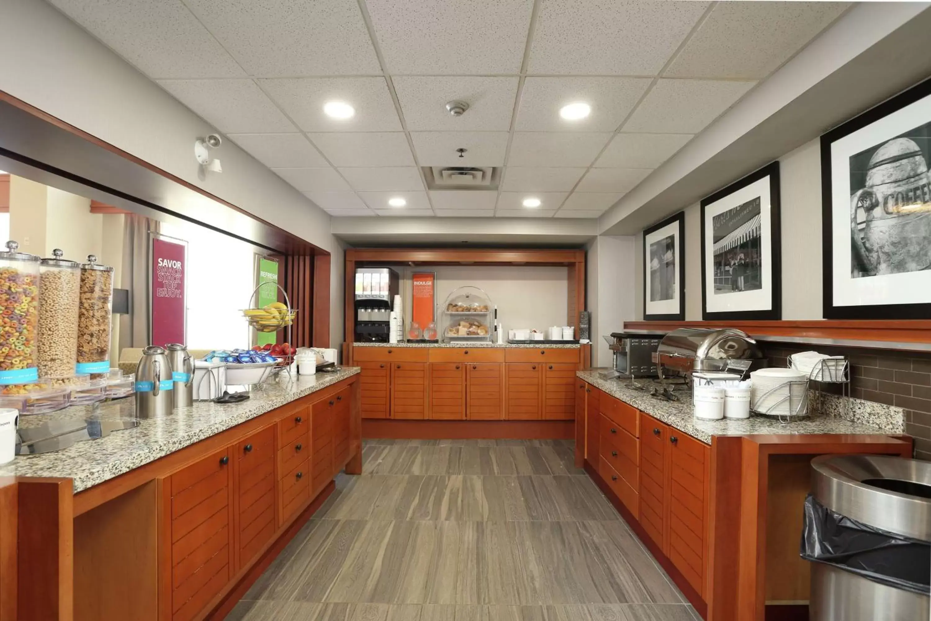 Breakfast, Restaurant/Places to Eat in Hampton Inn & Suites by Hilton Barrie
