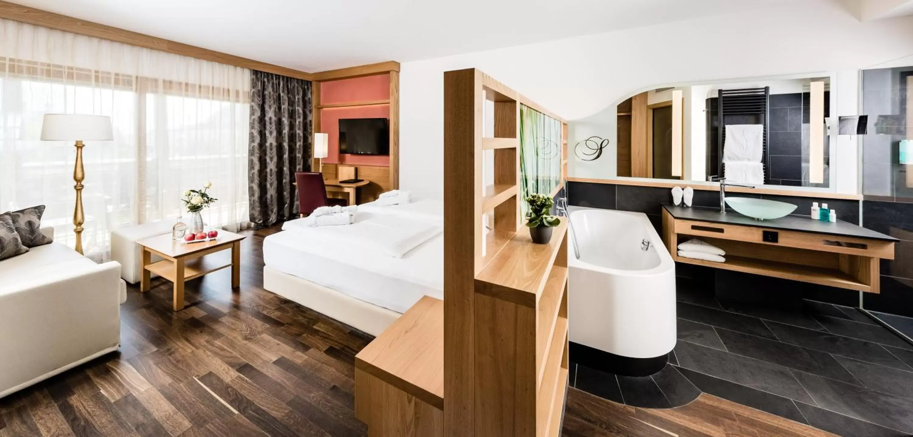 Bedroom, Bathroom in Lake Spa Hotel SEELEITEN