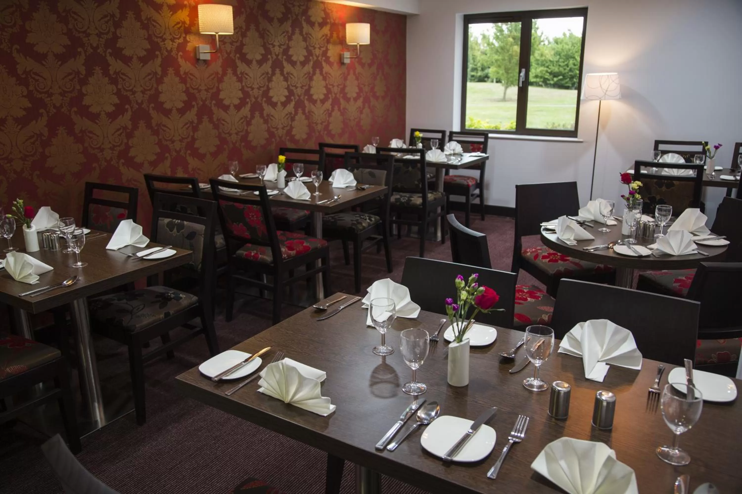 Restaurant/places to eat in Ramada Cambridge
