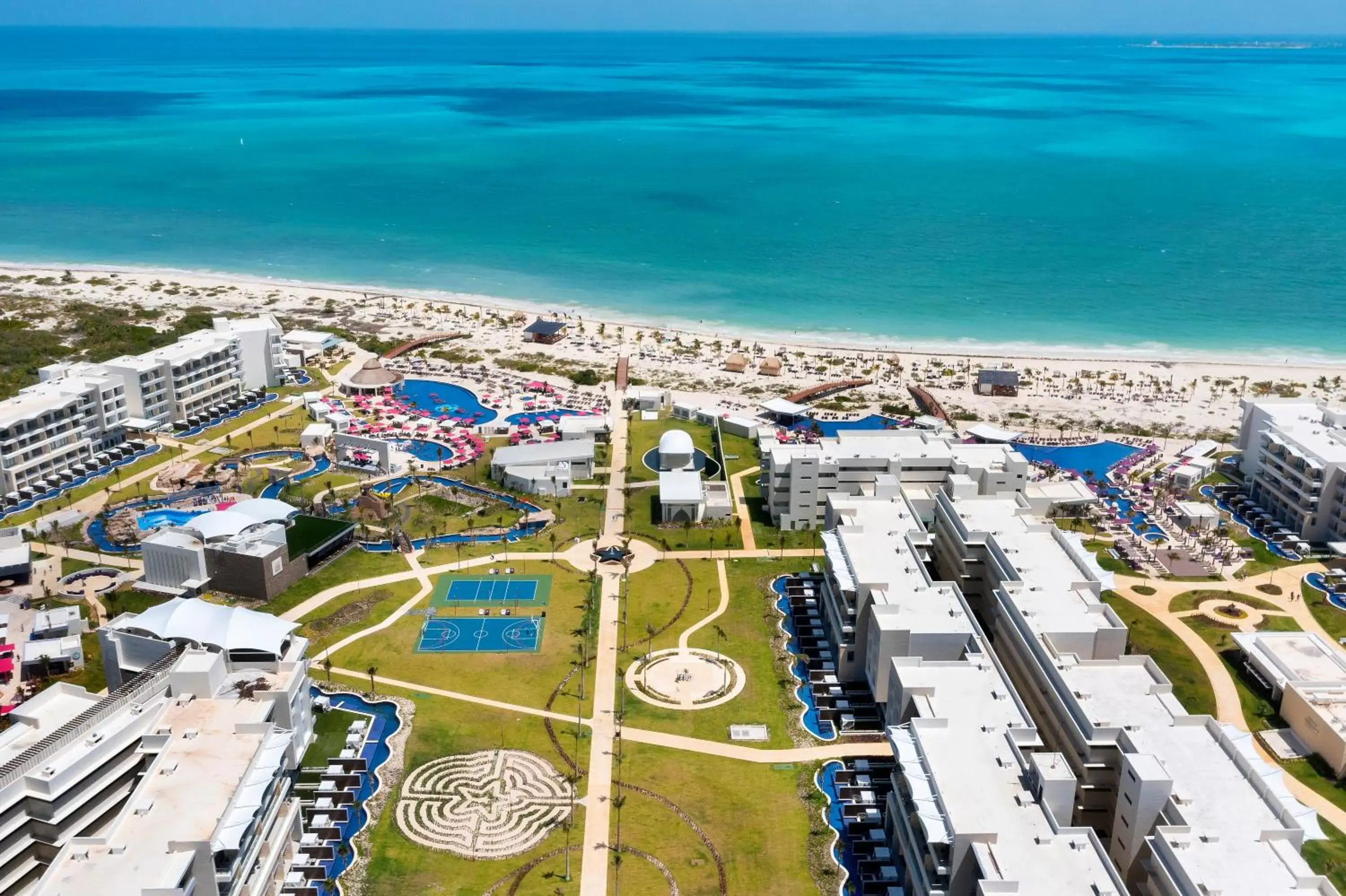 Bird's eye view, Bird's-eye View in Planet Hollywood Cancun, An Autograph Collection All-Inclusive Resort