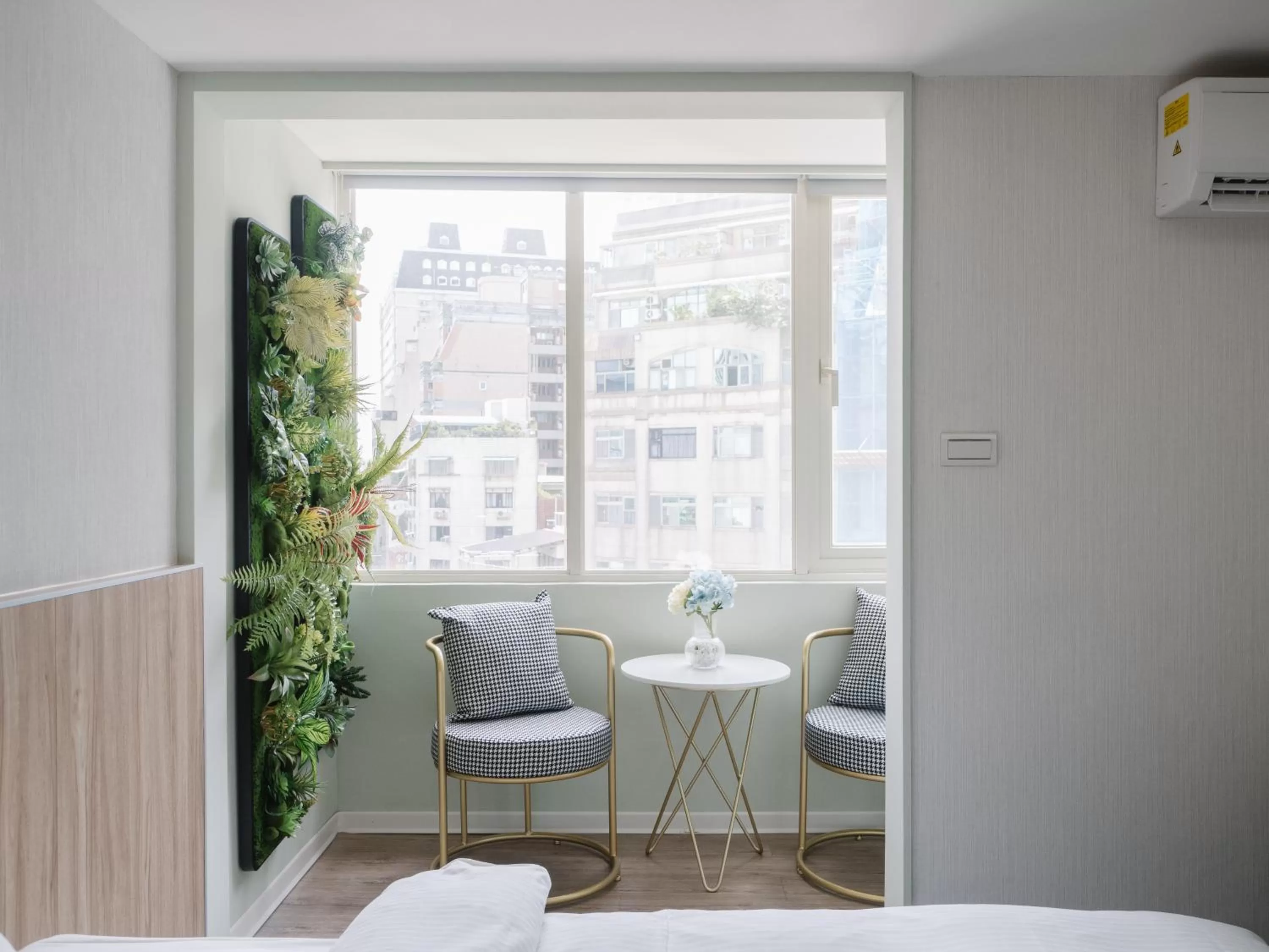 Balcony/Terrace, Bed in Hotel attic