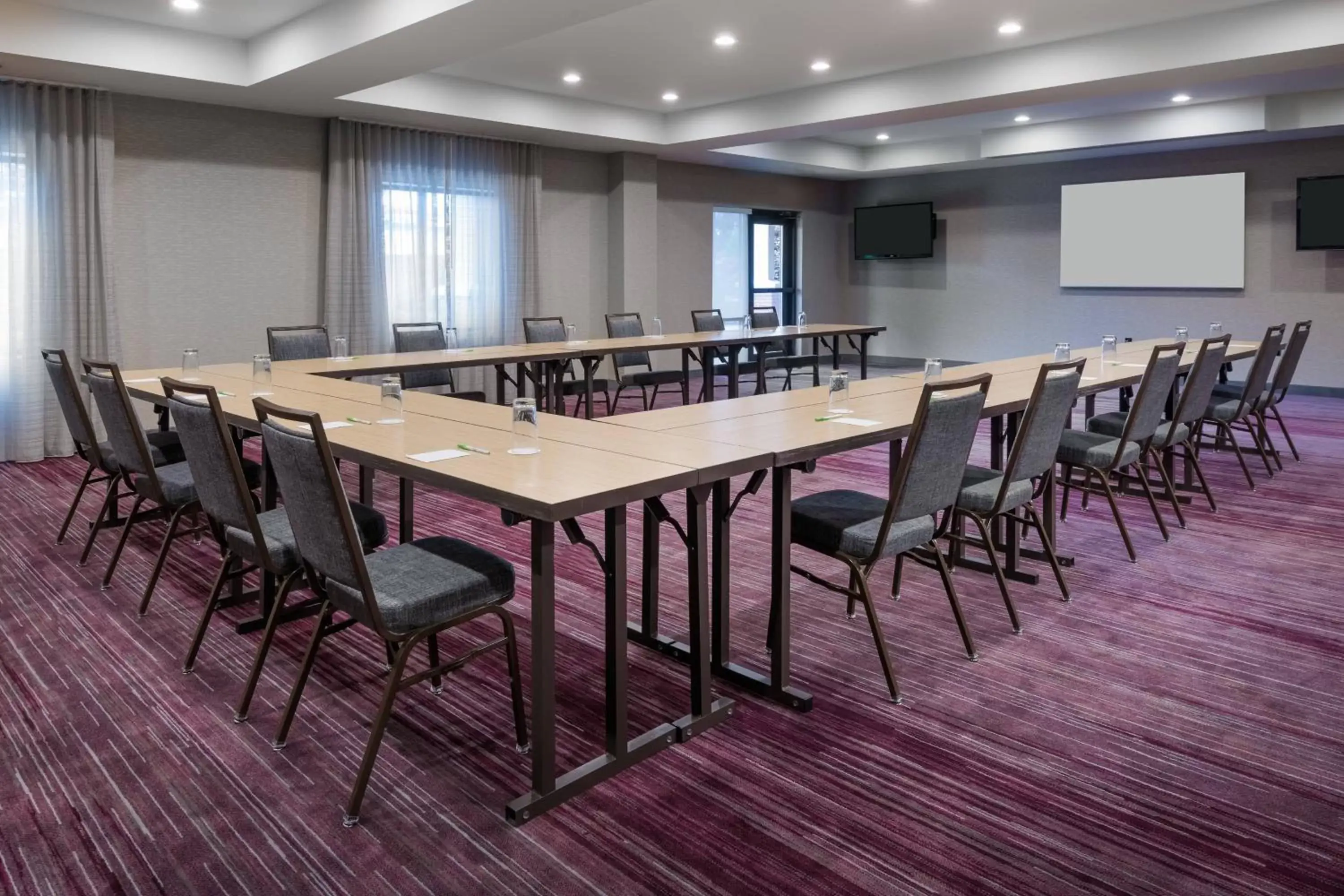 Meeting/conference room in Courtyard by Marriott Buffalo Airport