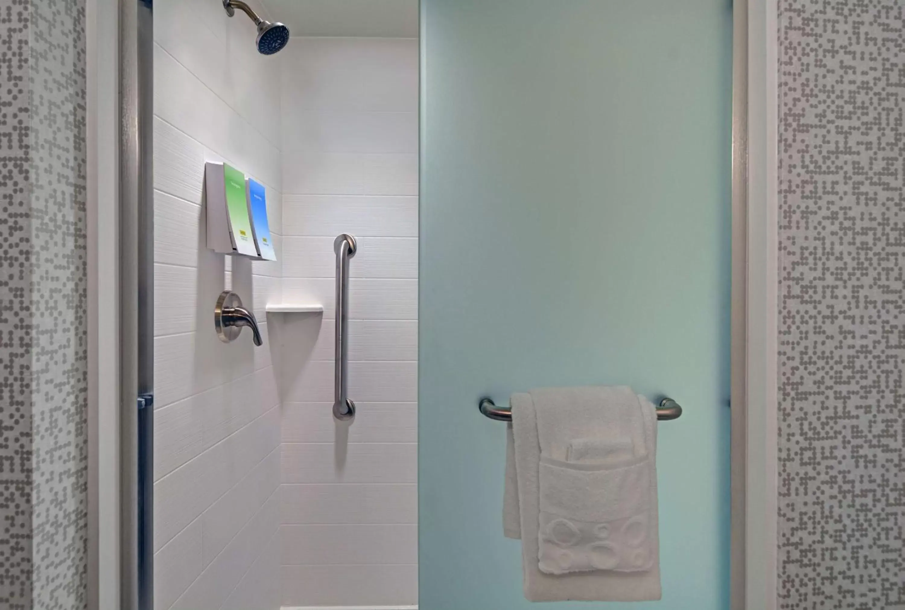 Bathroom in Home2 Suites By Hilton Largo, Fl