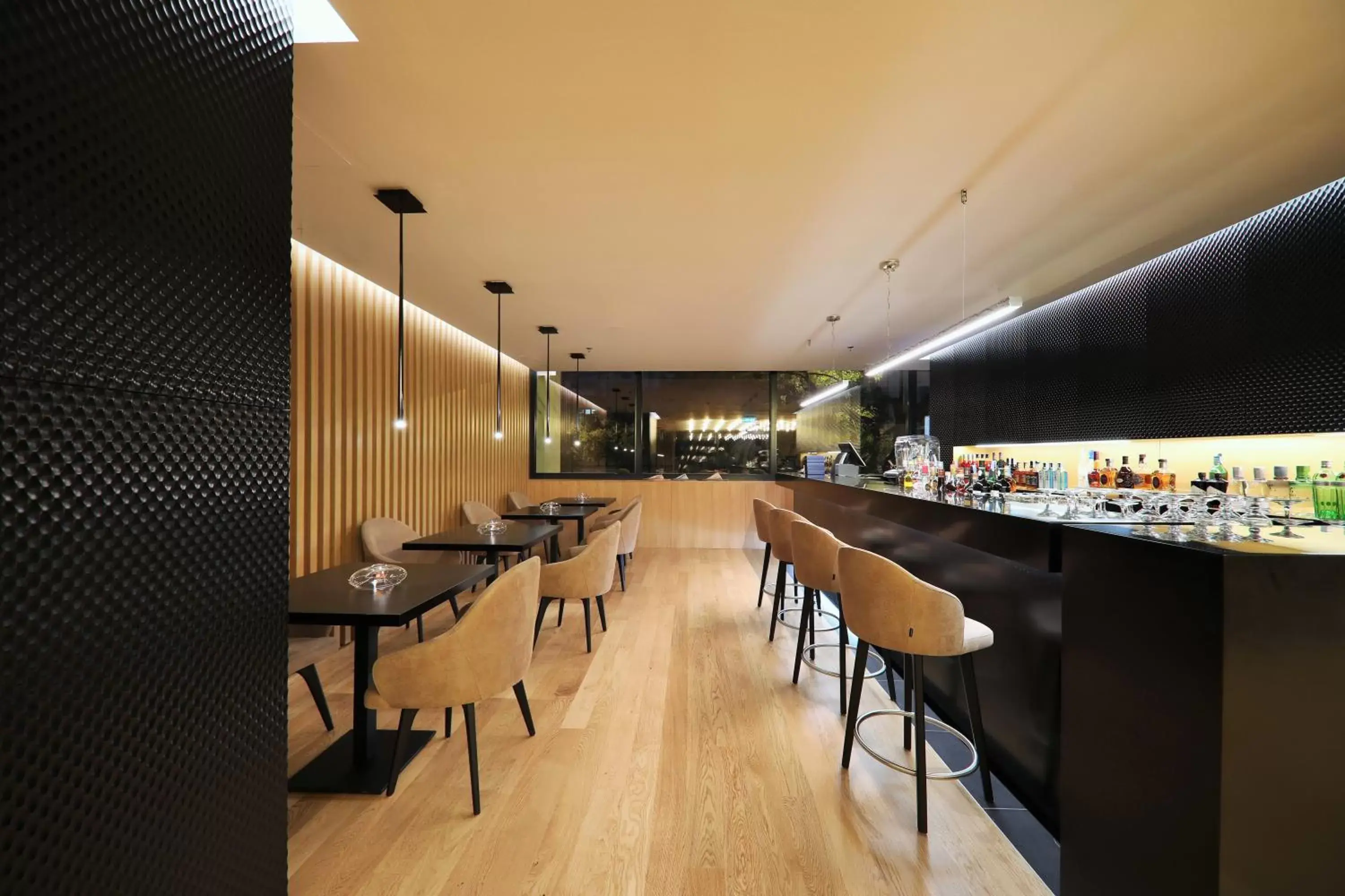 Lounge or bar in Iberostar Selection Lisboa
