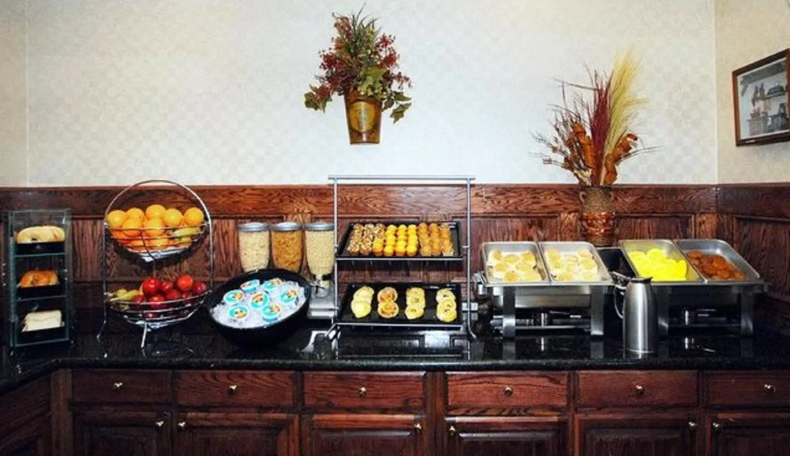 Food in Country Inn & Suites by Radisson, Amarillo I-40 West, TX