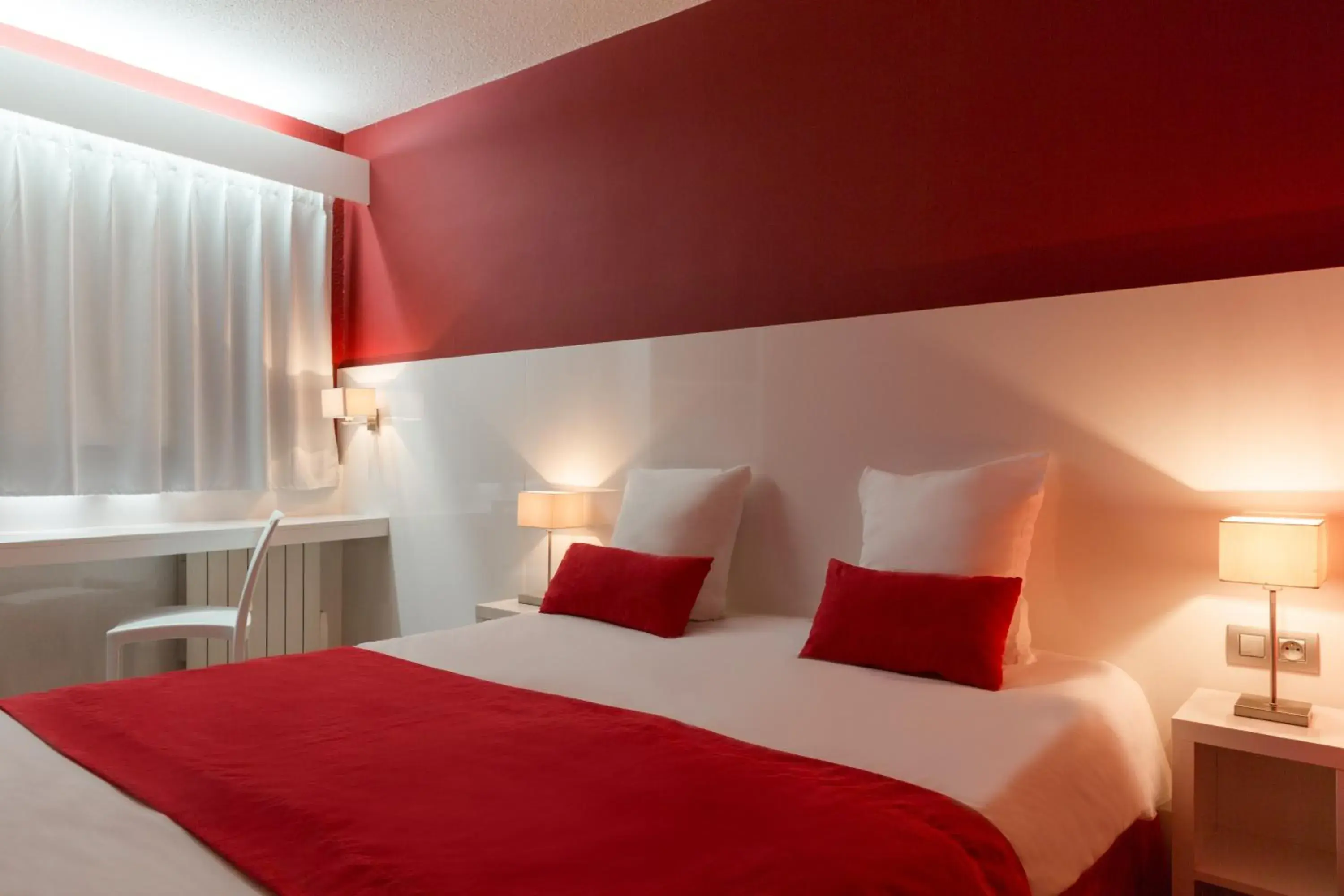 Bed in Hotel Central Parc Oyonnax