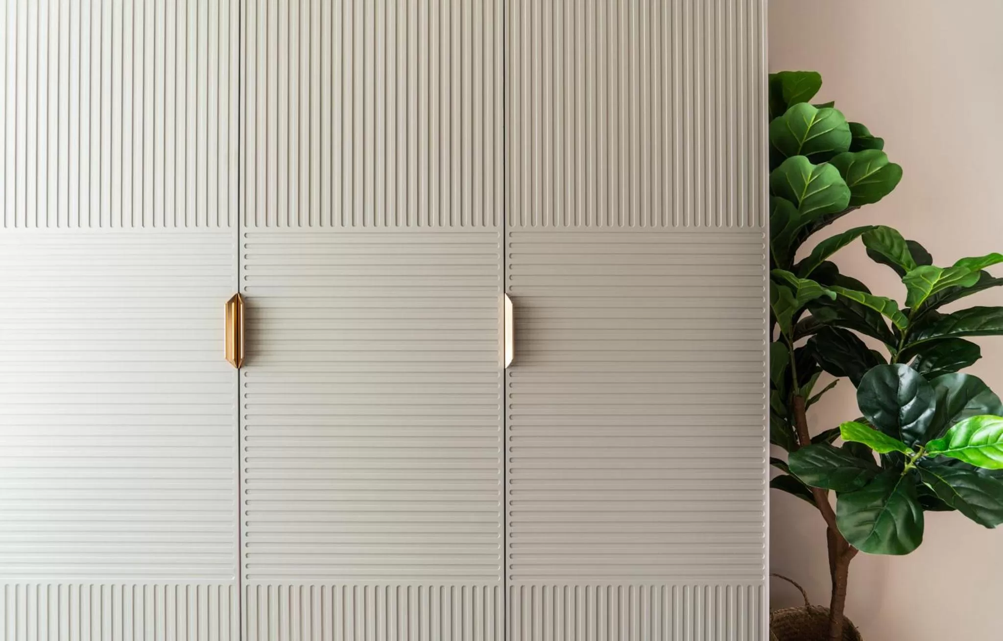 wardrobe in GLOW Sukhumvit 71