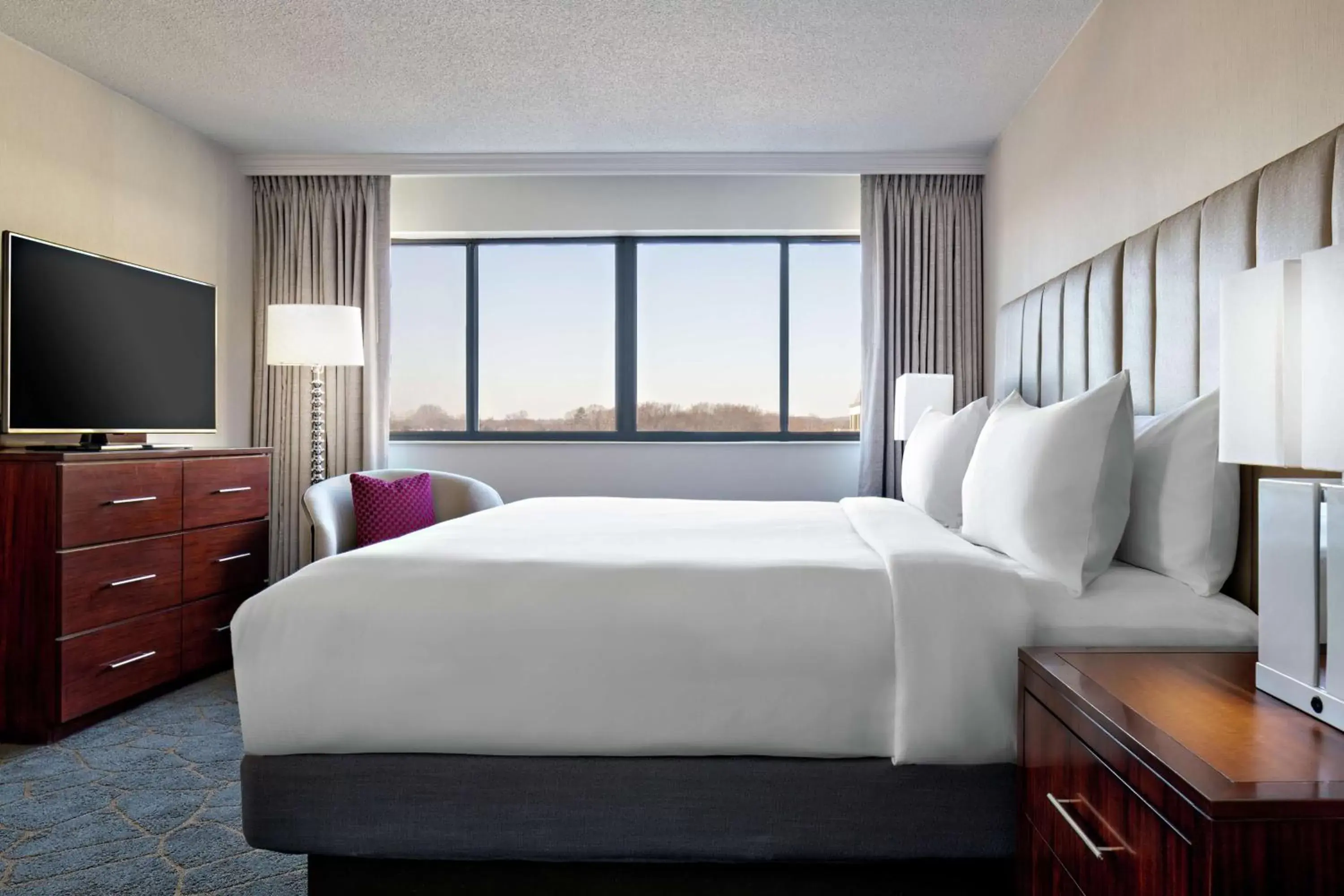 Bedroom in DoubleTree by Hilton Fairfield Hotel & Suites