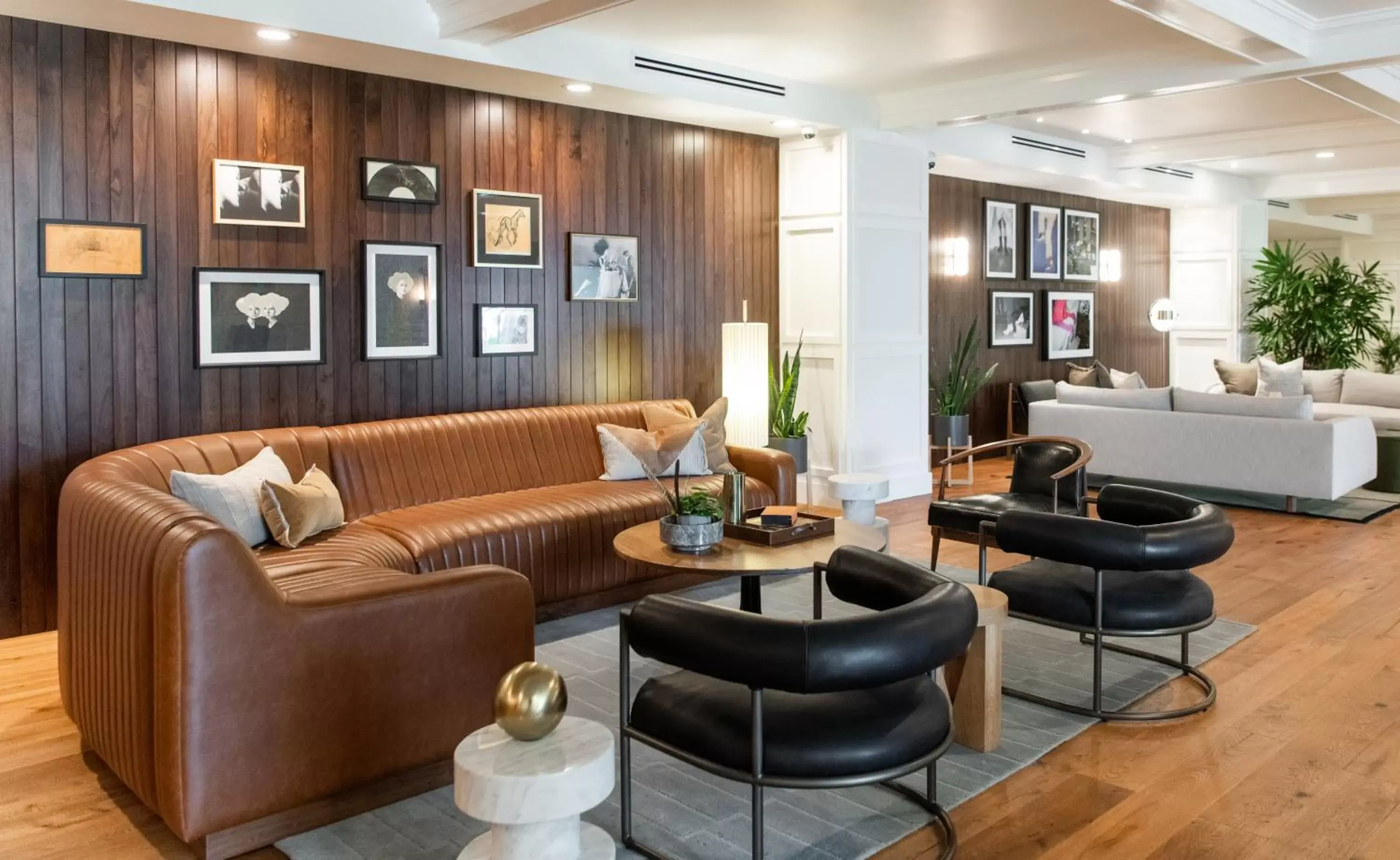 Lobby or reception in Hutton Hotel Lobby or reception in Hutton Hotel