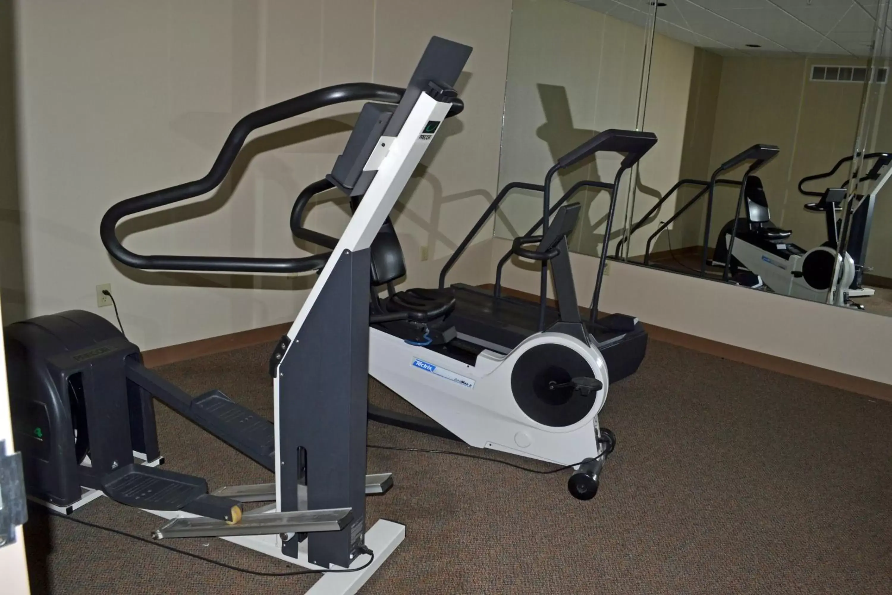 Fitness centre/facilities, Fitness Center/Facilities in Paola Inn and Suites