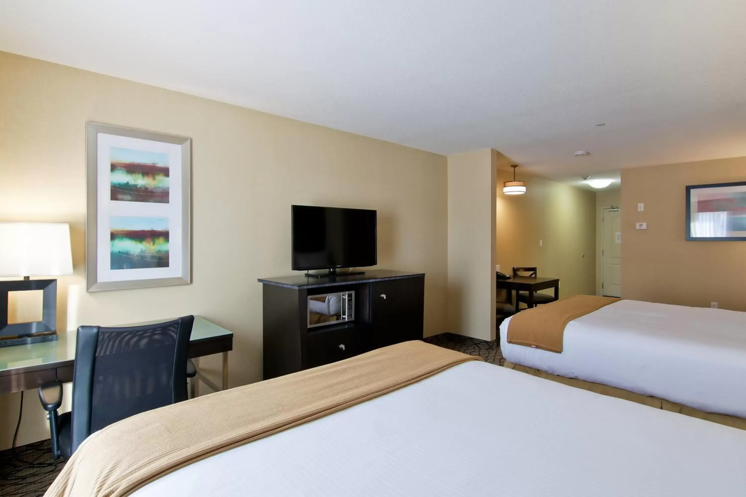 Photo of the whole room, Bed in Holiday Inn Express Fort Saskatchewan, an IHG Hotel