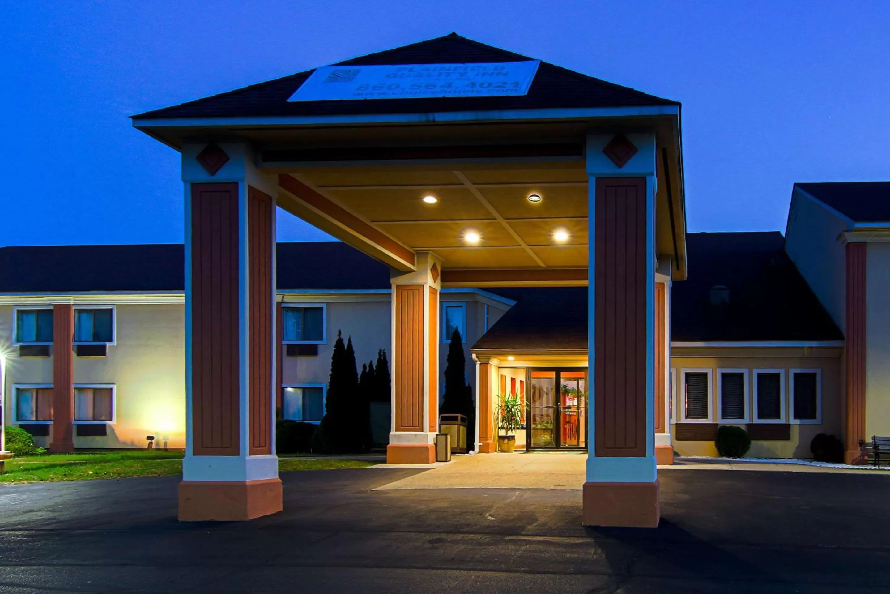 Property building in Quality Inn Plainfield I-395
