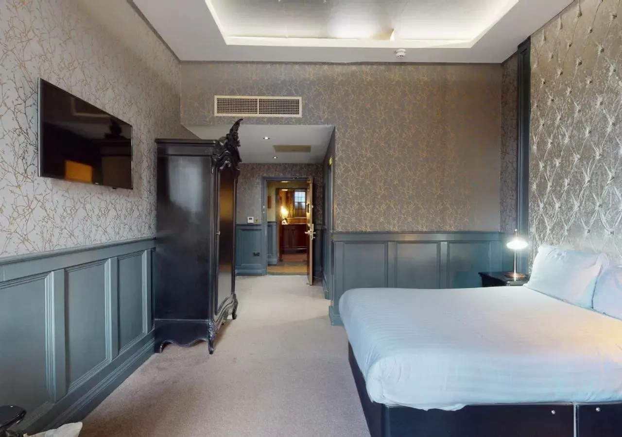 Bedroom in The Coal Exchange Hotel