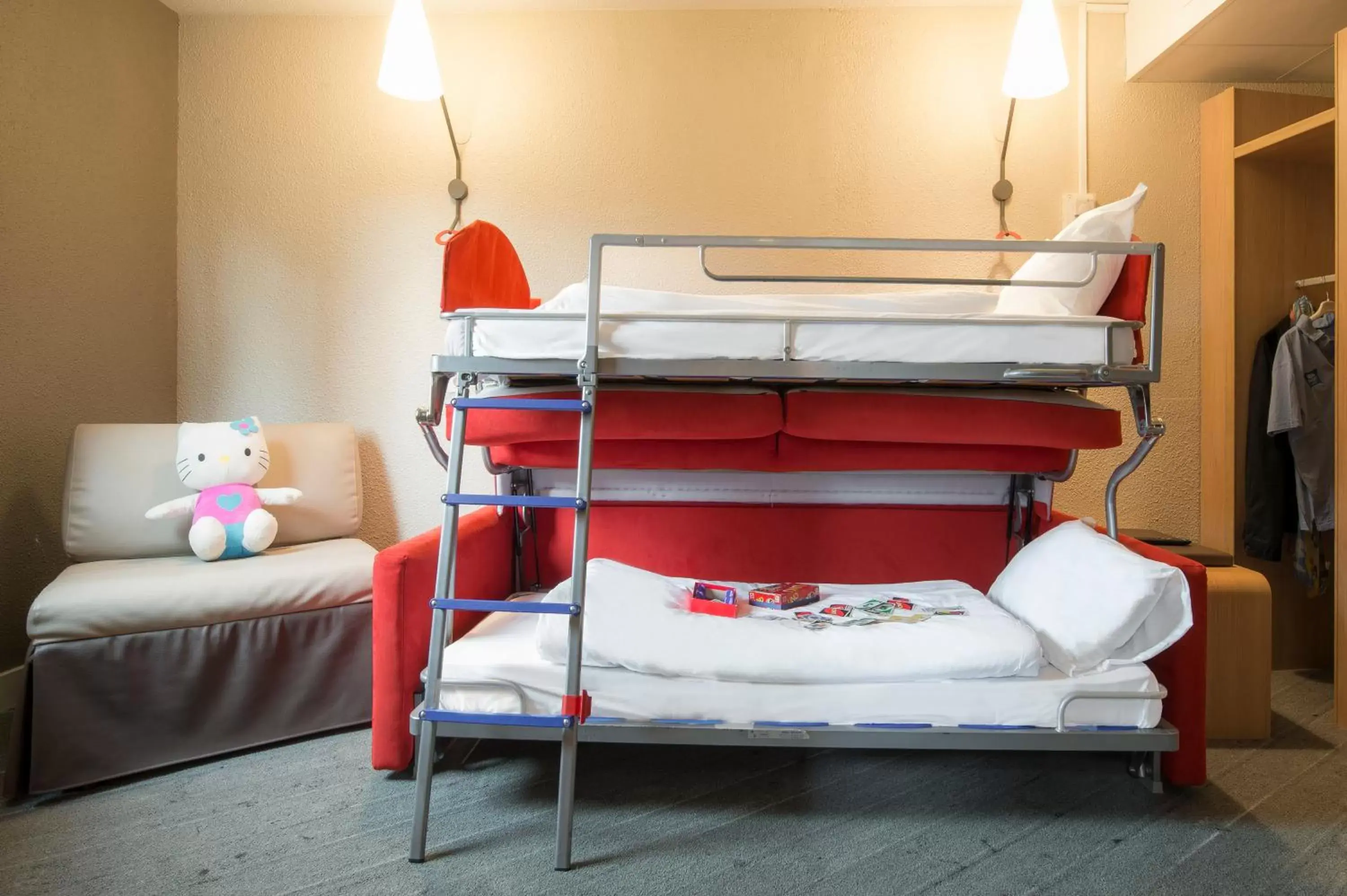 Bunk Bed in Hotel ibis Narbonne
