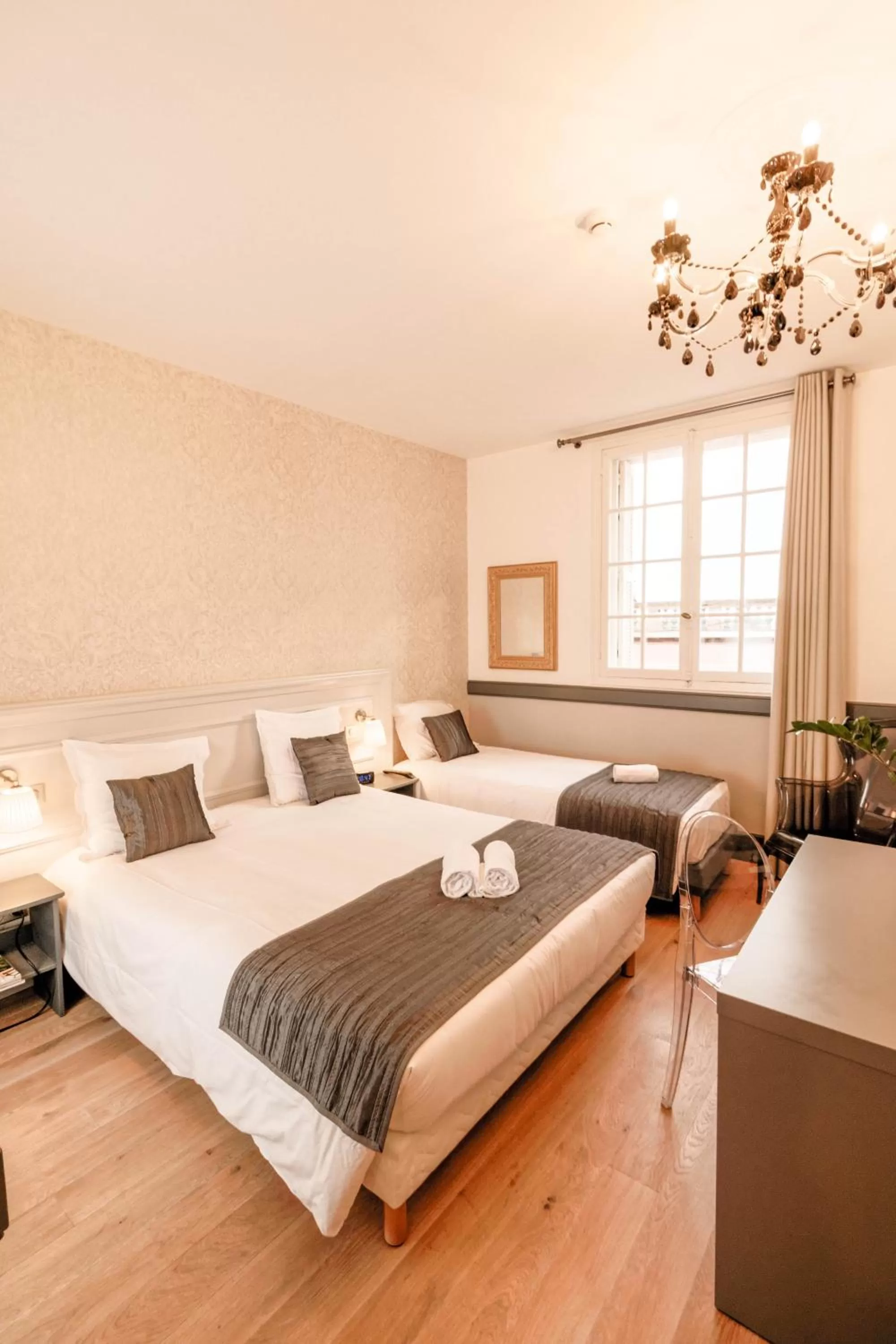 Bed in Hotel Restaurant Edmond's