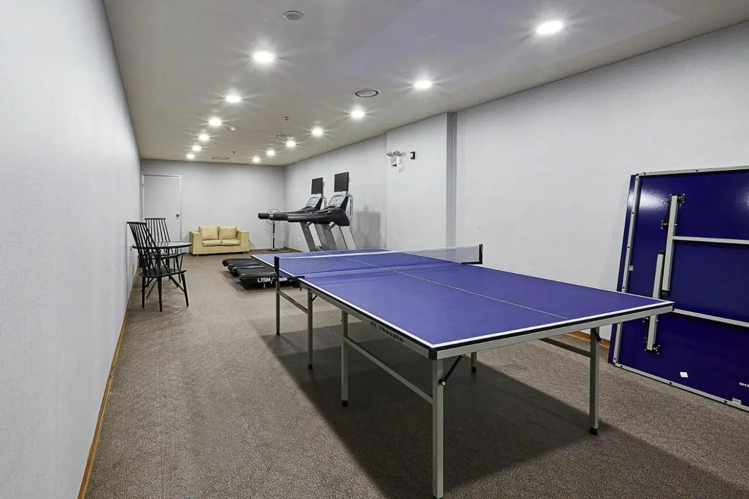 Table Tennis in Central Plaza Suwon Hotel