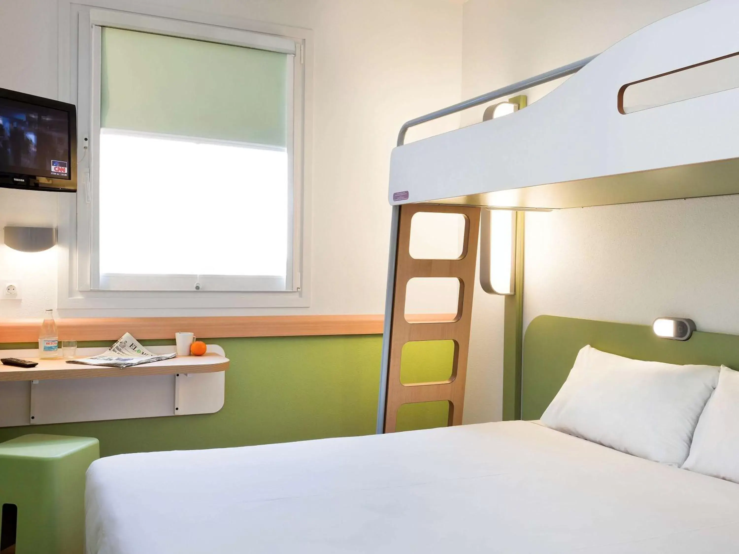 Photo of the whole room, Bunk Bed in Ibis Budget Málaga Centro