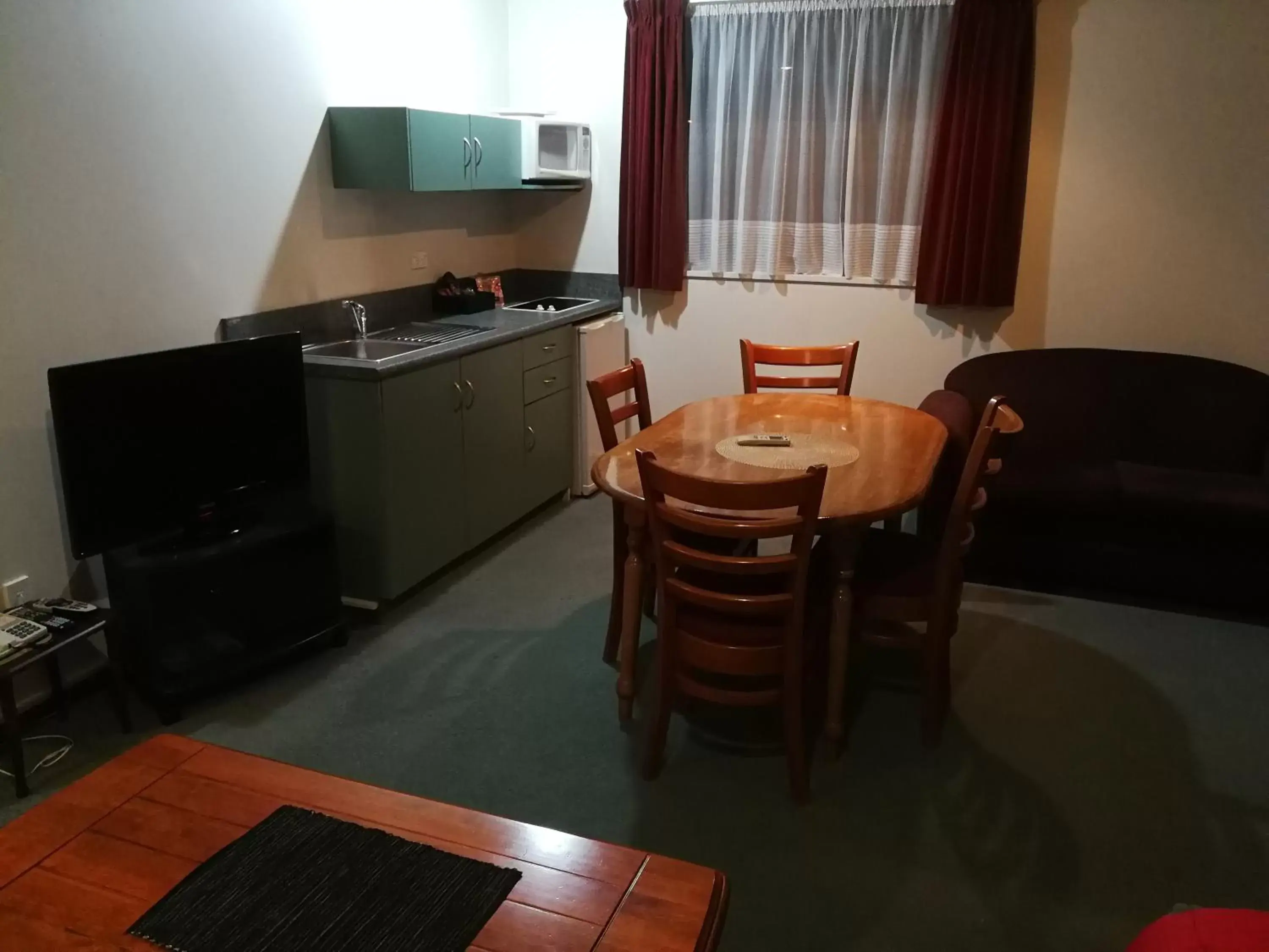 Dining Area in Ascot Oamaru Motel