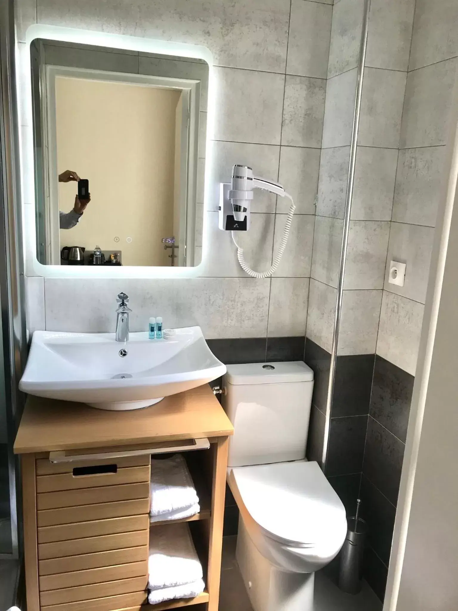 Bathroom in Residence Hoche