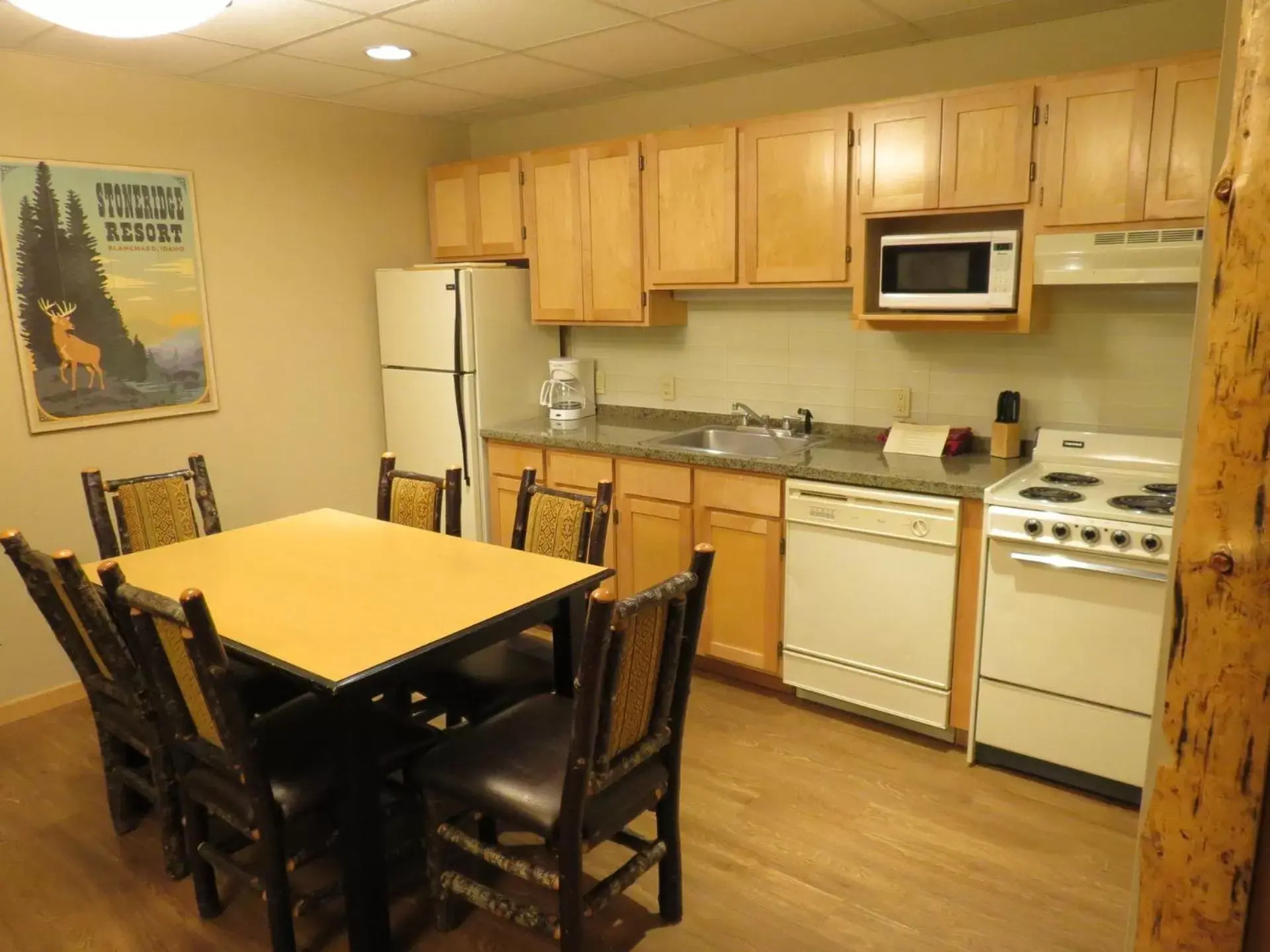 Kitchen or kitchenette in Stoneridge Resort