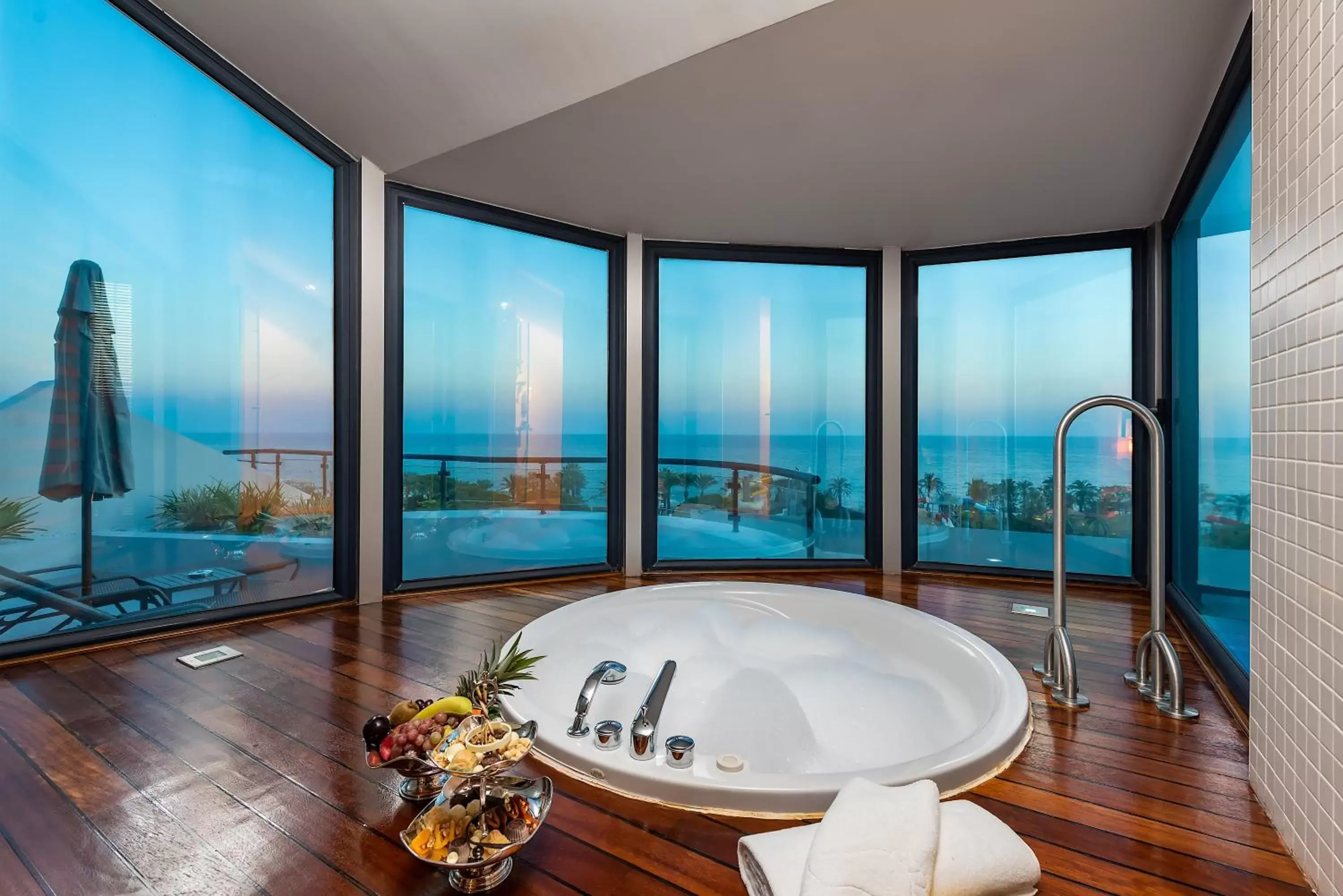 Balcony/Terrace, Bathroom in Cornelia De Luxe Resort