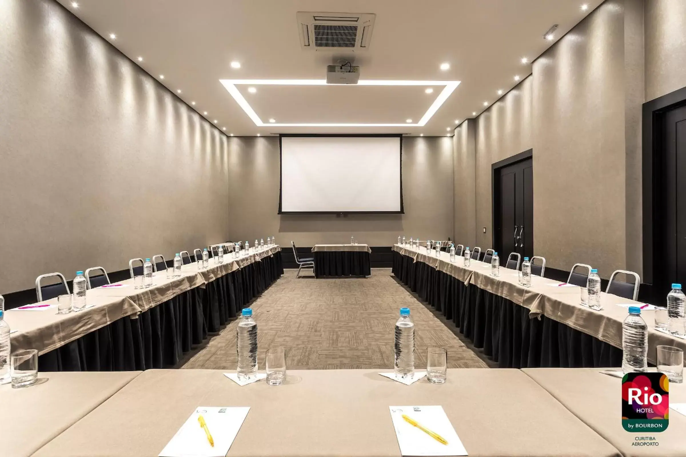 Meeting/conference room in Rio Hotel by Bourbon Curitiba Aeroporto