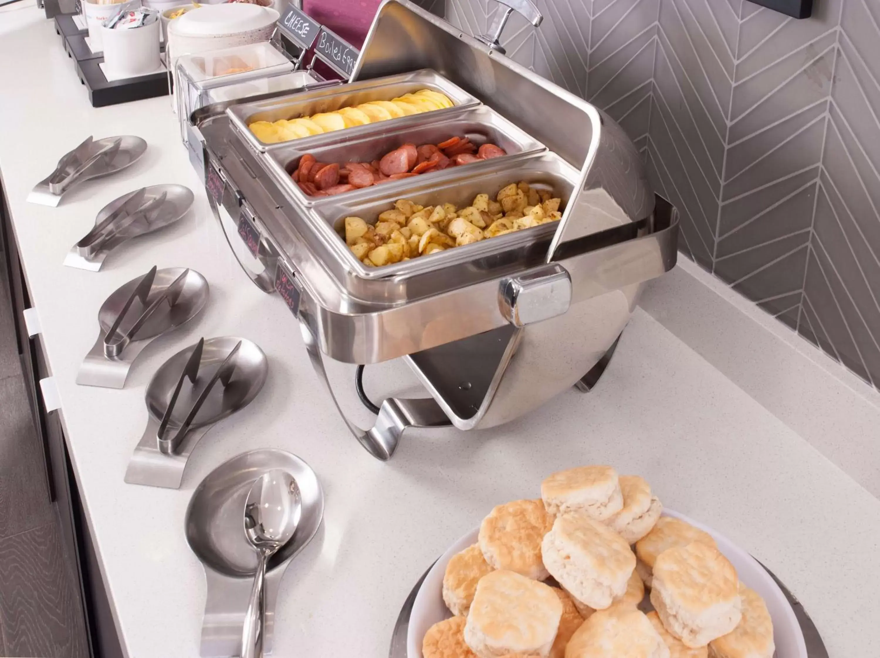 Breakfast in Hampton Inn & Suites by Hilton Augusta-Washington Rd Breakfast in Hampton Inn & Suites by Hilton Augusta-Washington Rd