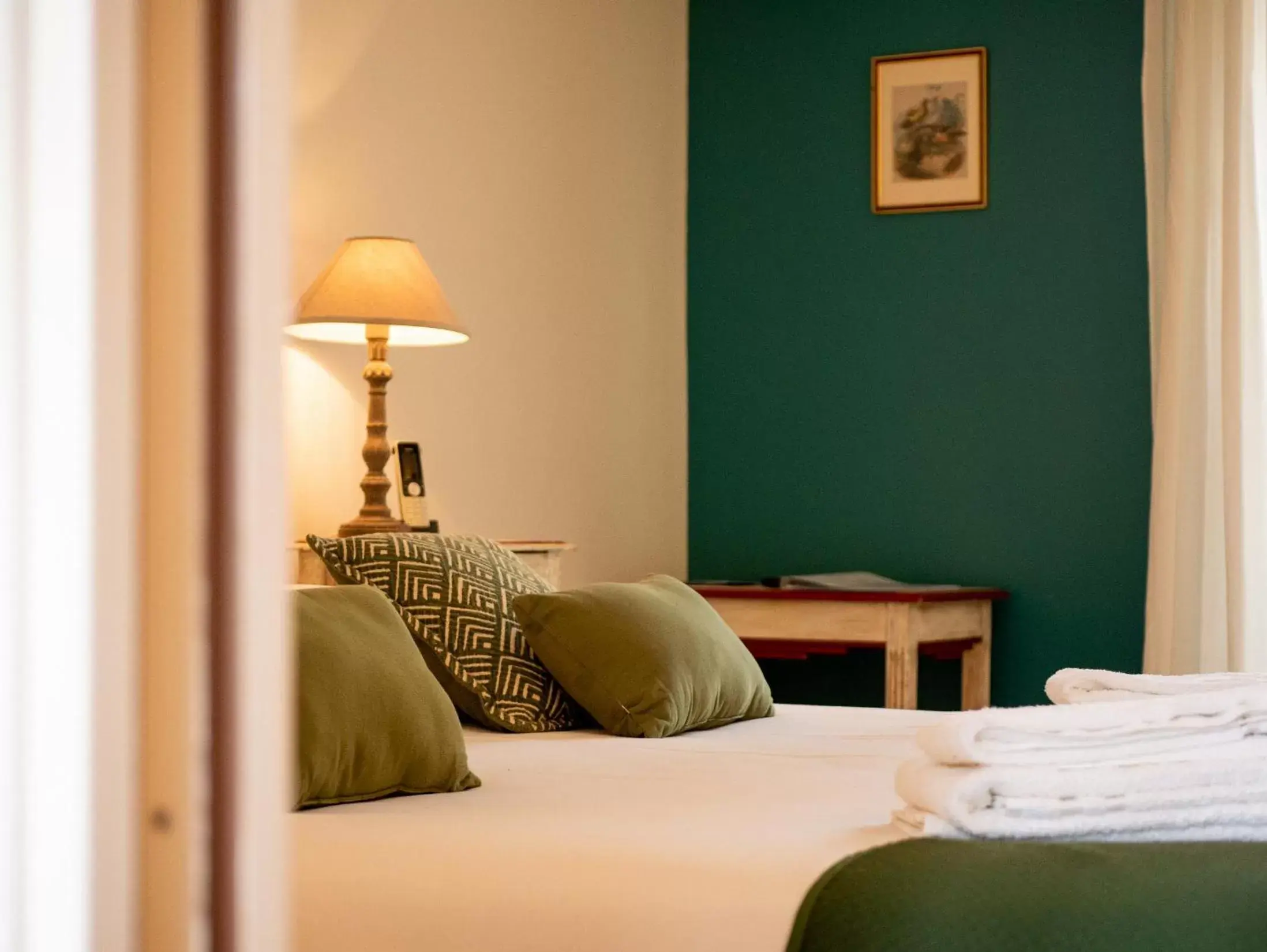 Bedroom, Bed in Hôtel & SPA Ventoux Provence "Domaine des Tilleuls"