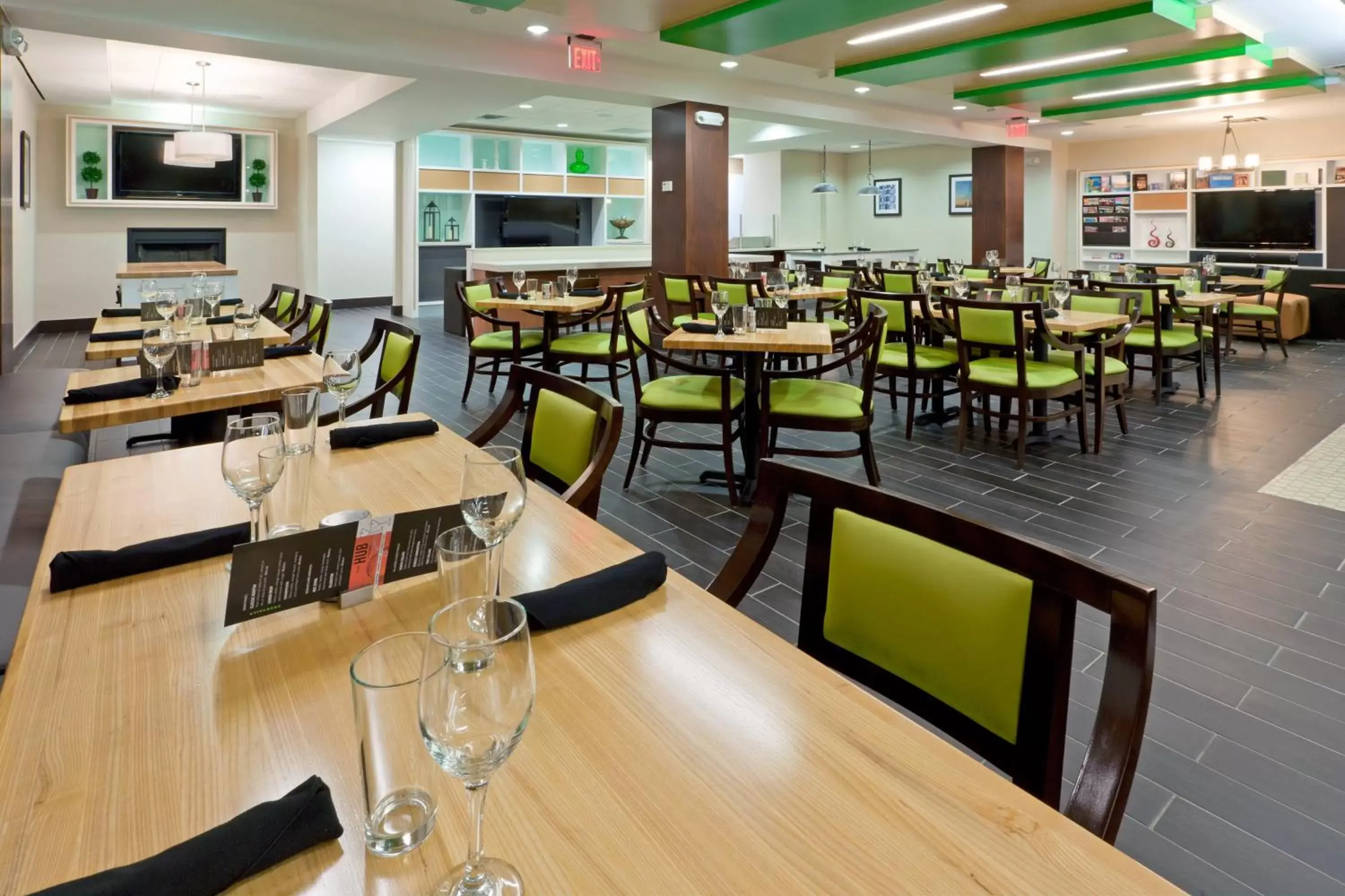 Restaurant/Places to Eat in Holiday Inn Clark - Newark, an IHG Hotel