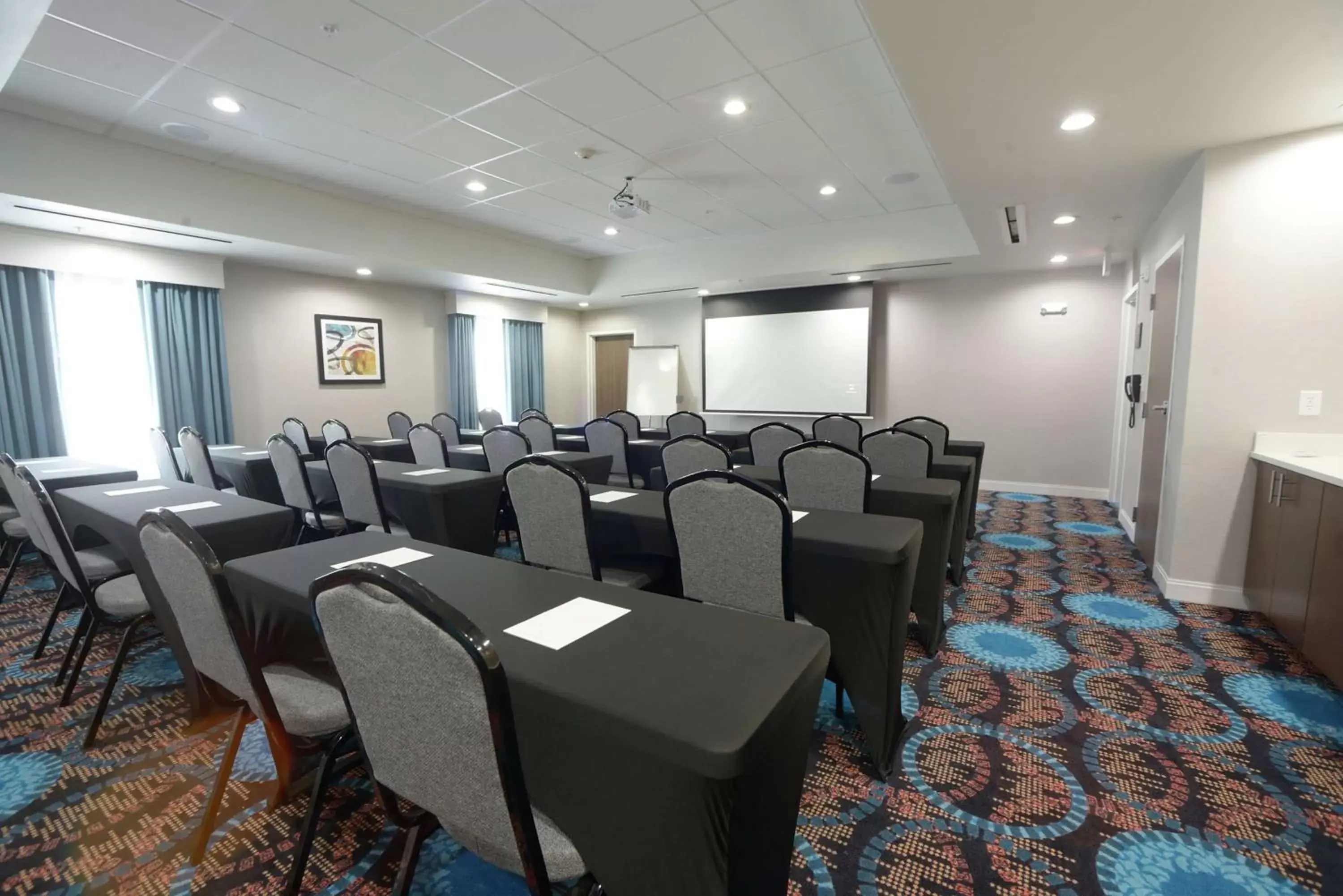 Meeting/conference room in Hampton Inn & Suites Oklahoma City/Quail Springs