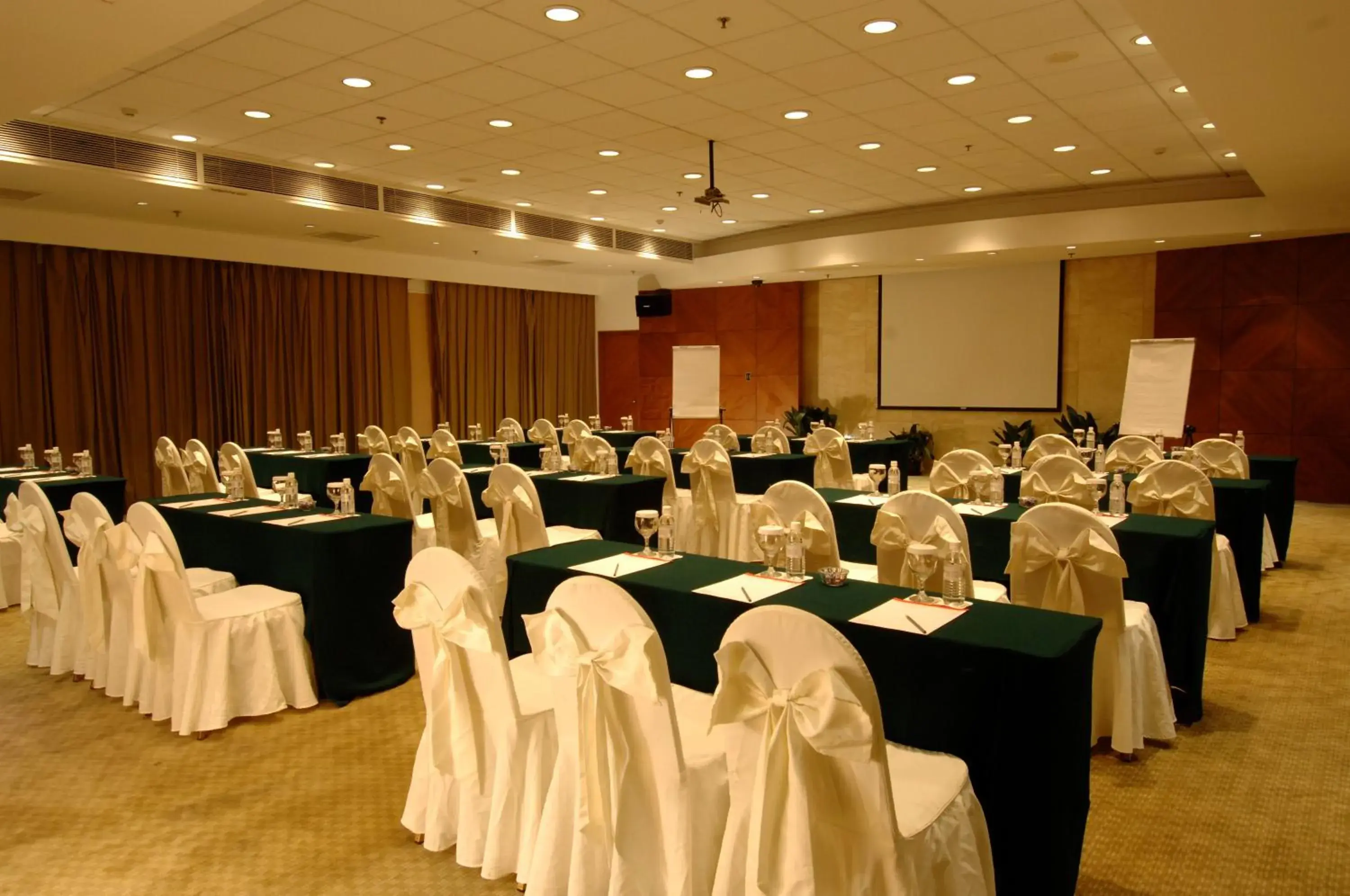 Business facilities, Banquet Facilities in Ramada Plaza Hotel Pudong