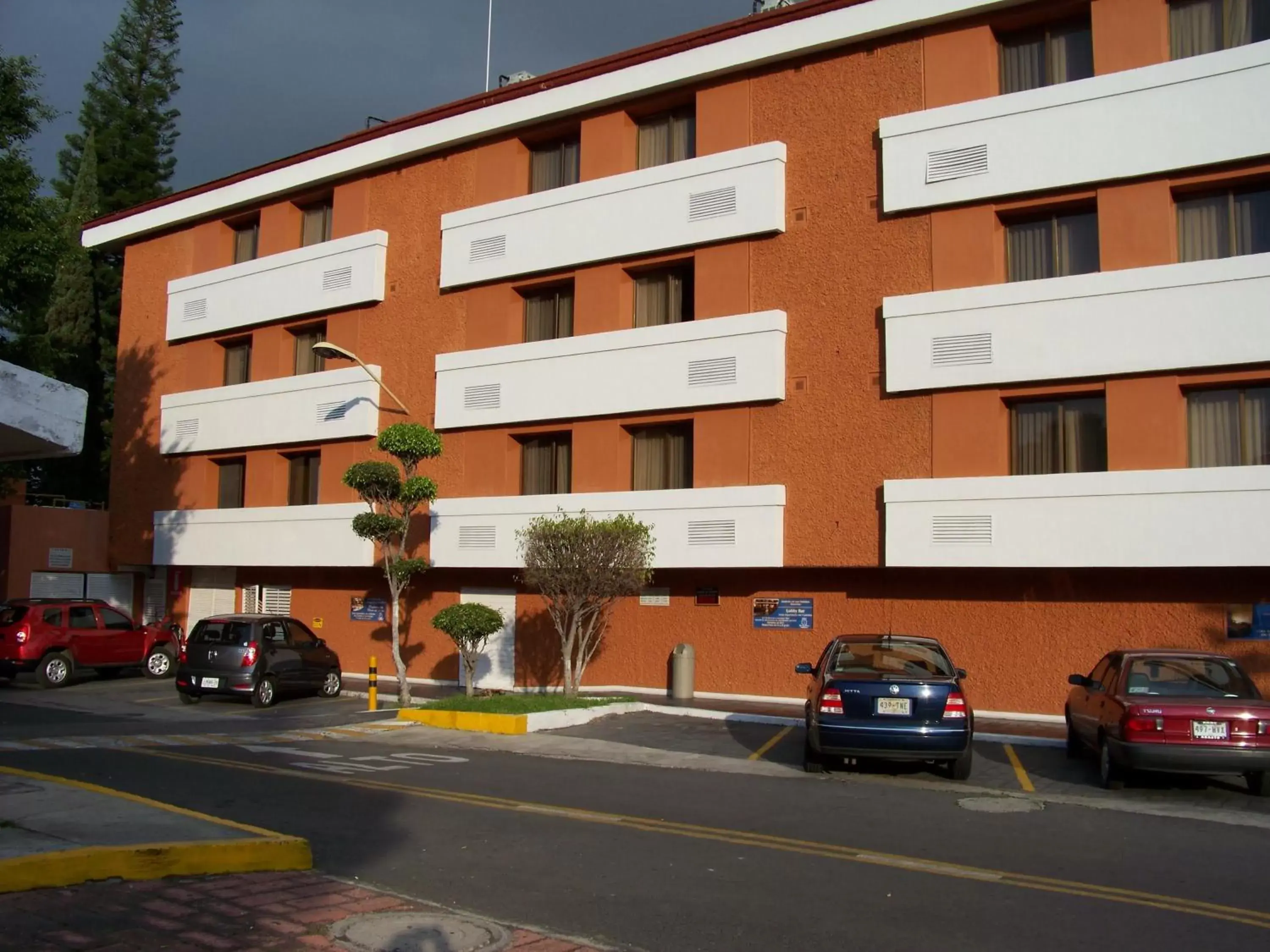 Facade/entrance, Property Building in Country Plaza