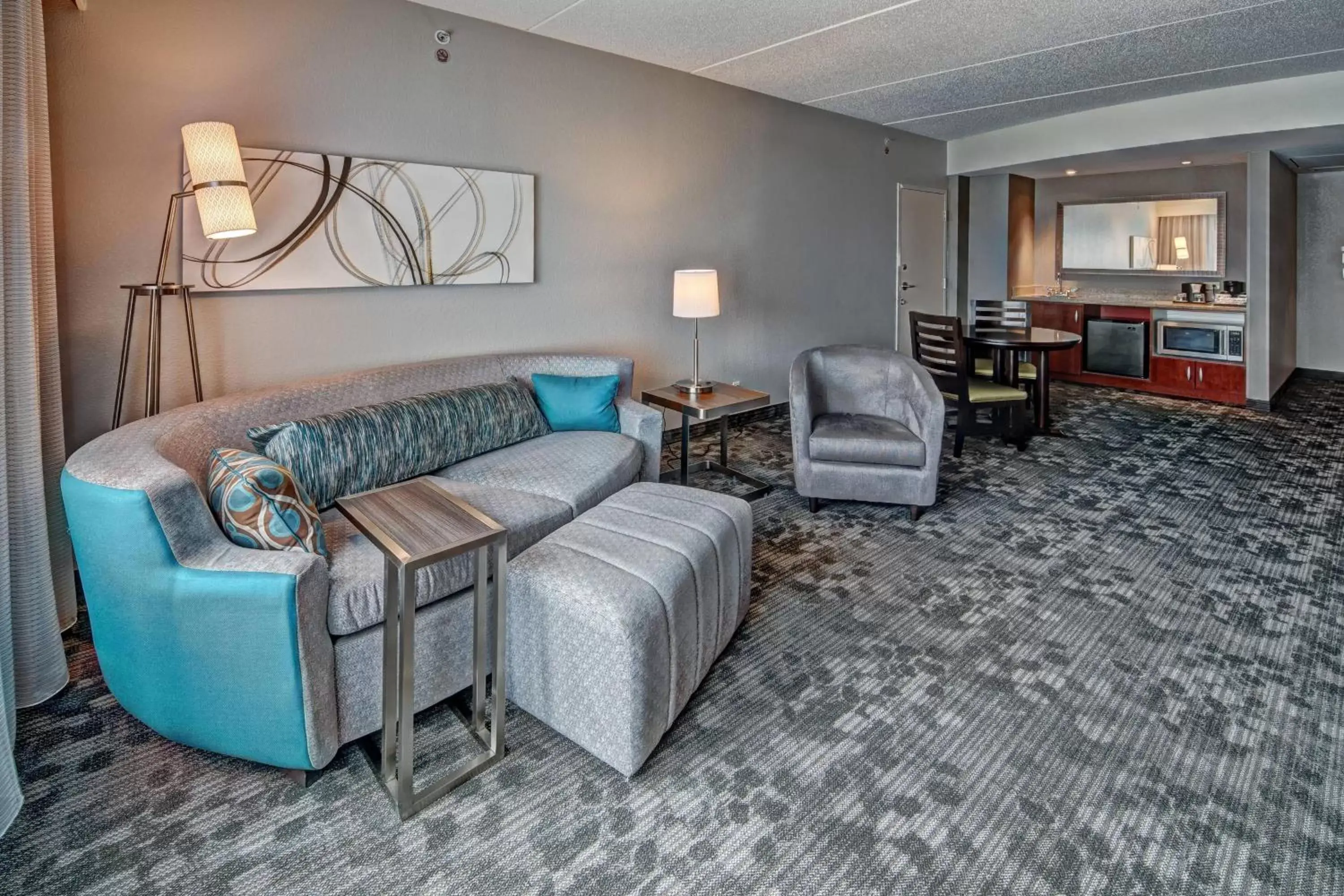 Living room, Seating Area in Courtyard Newport News Airport