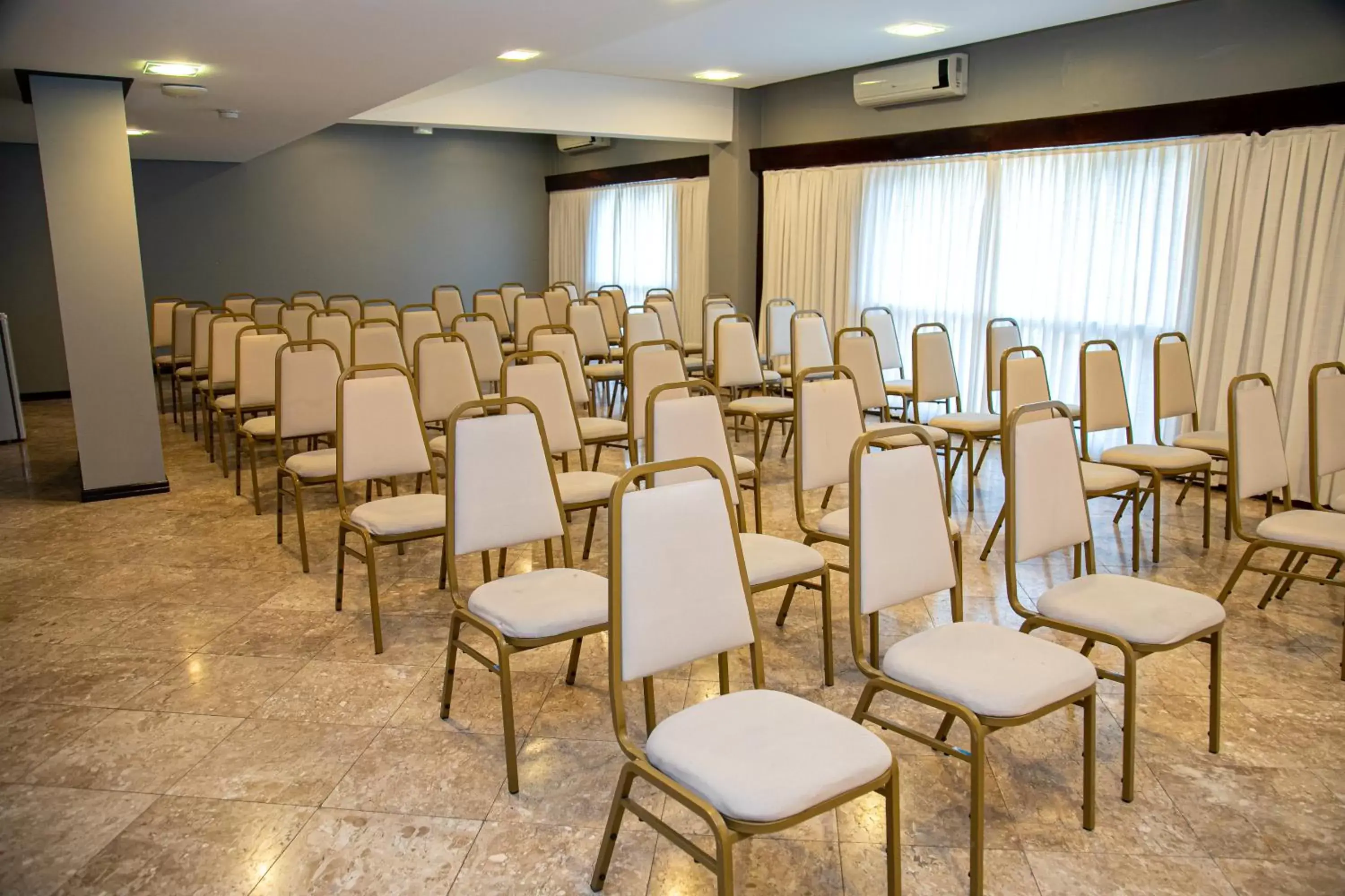 Meeting/conference room in Plaza Blumenau Hotel