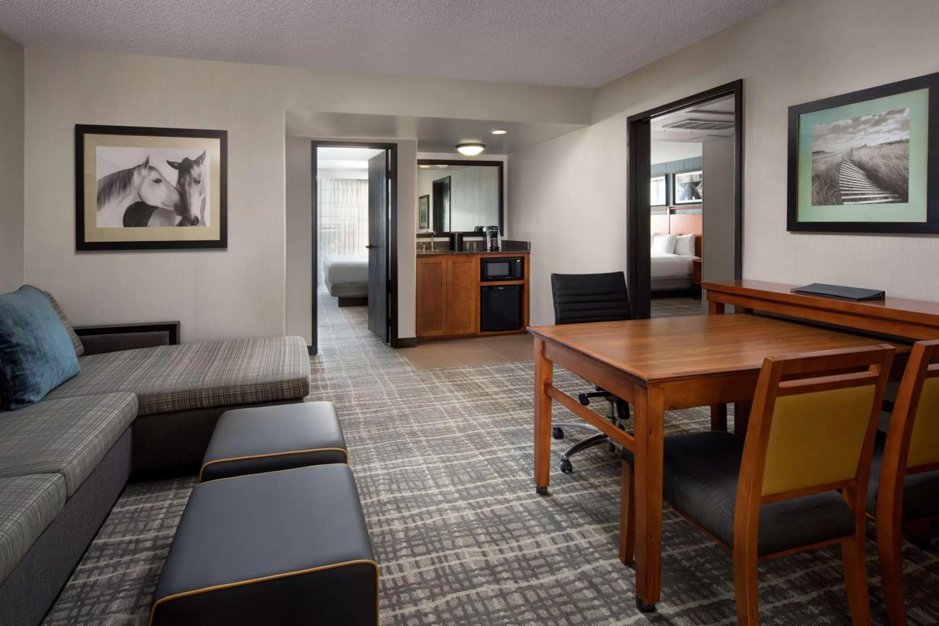 Bedroom in Embassy Suites by Hilton Austin Central