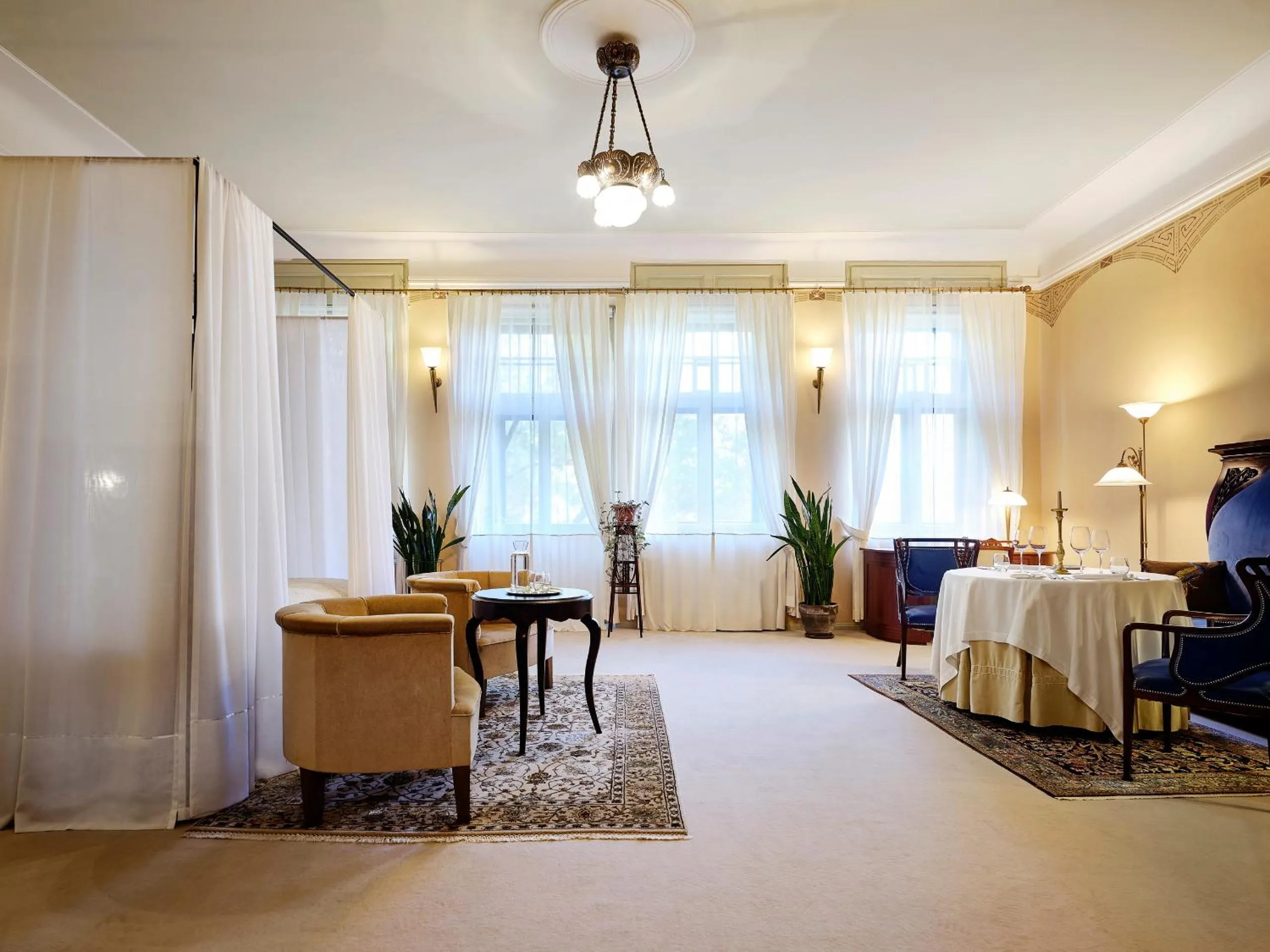 Photo of the whole room, Bed in Villa Ammende Restaurant and Hotel