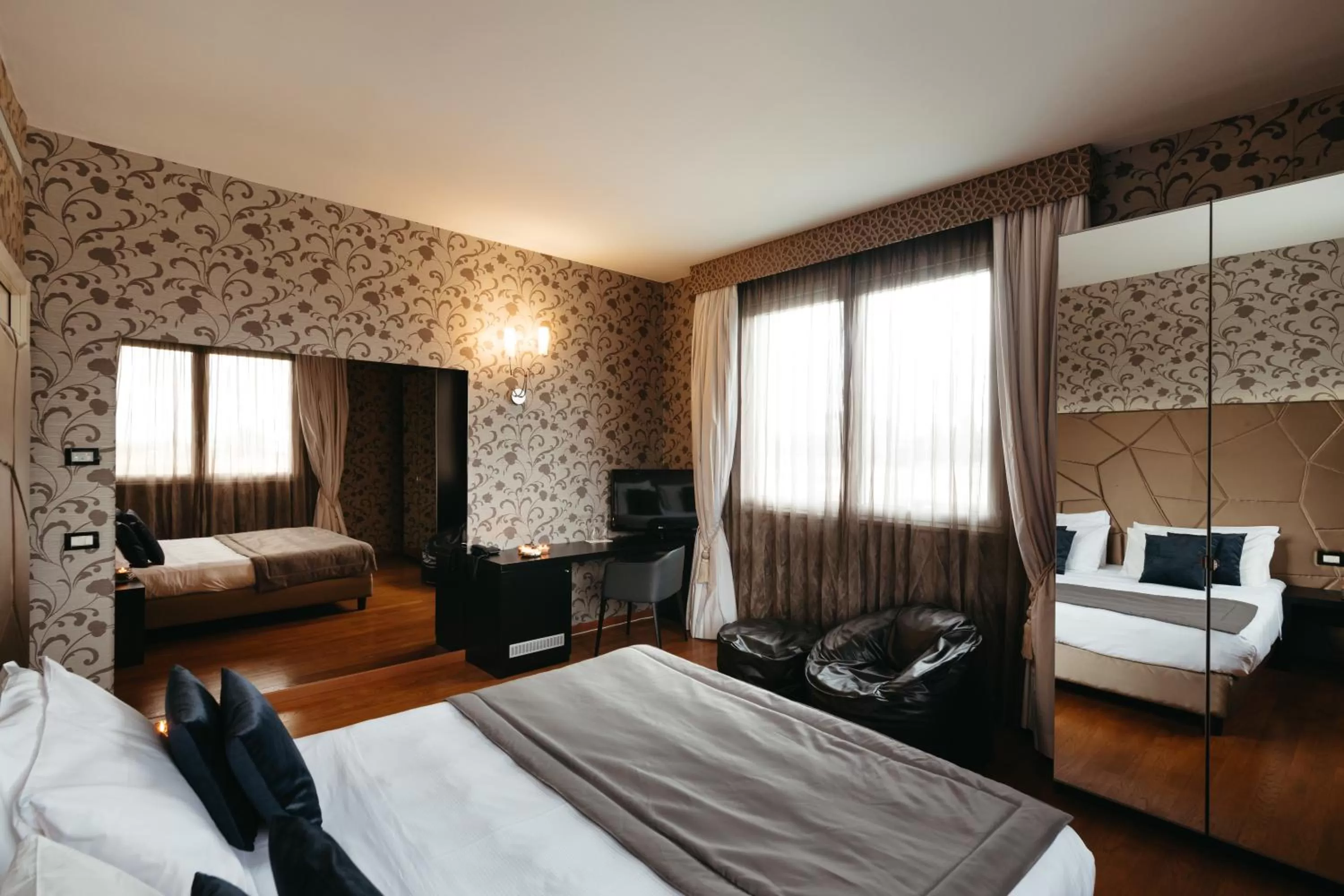 Bed in Hotel Motel Prestige