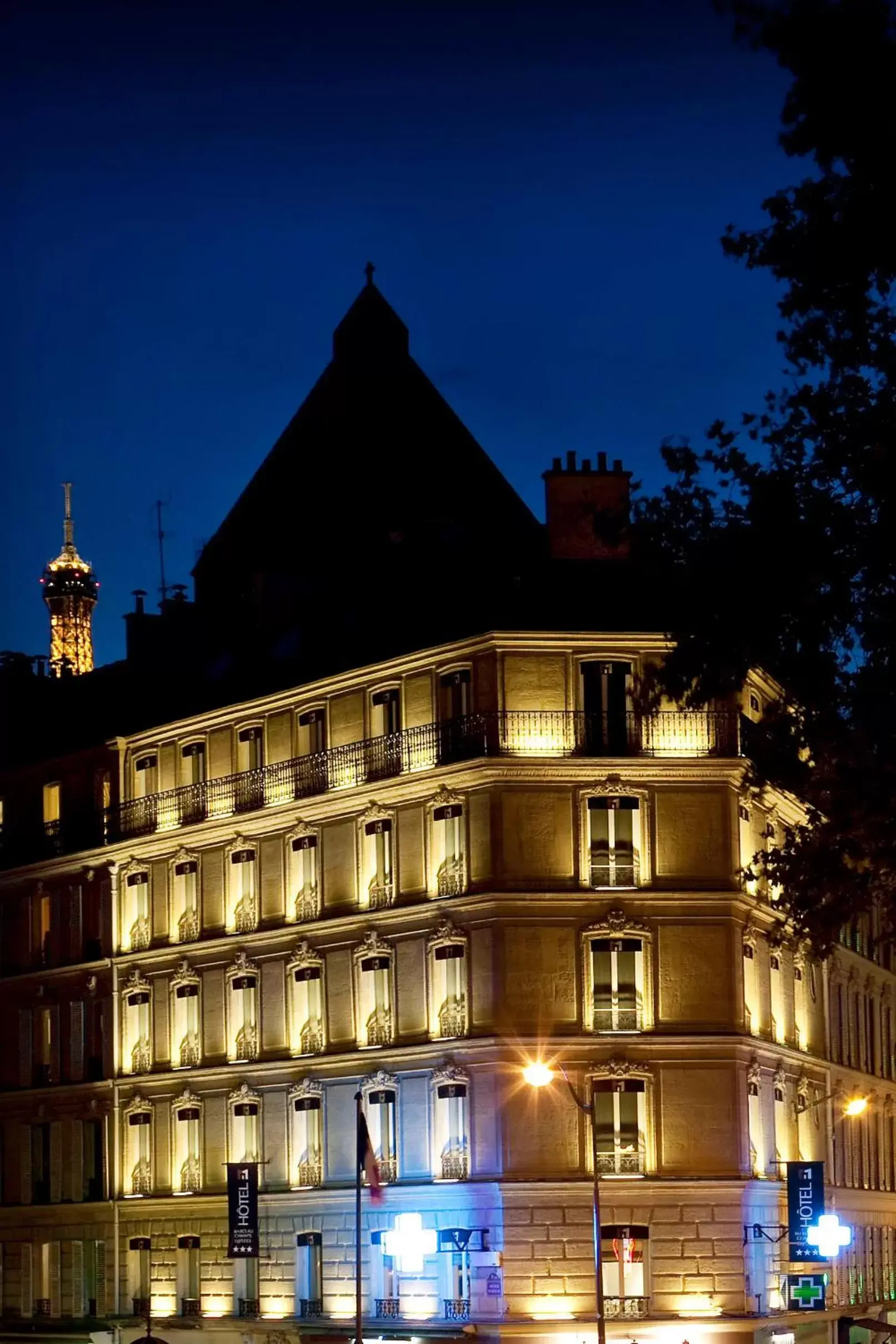 Facade/entrance, Property Building in Marceau Champs-Elysées