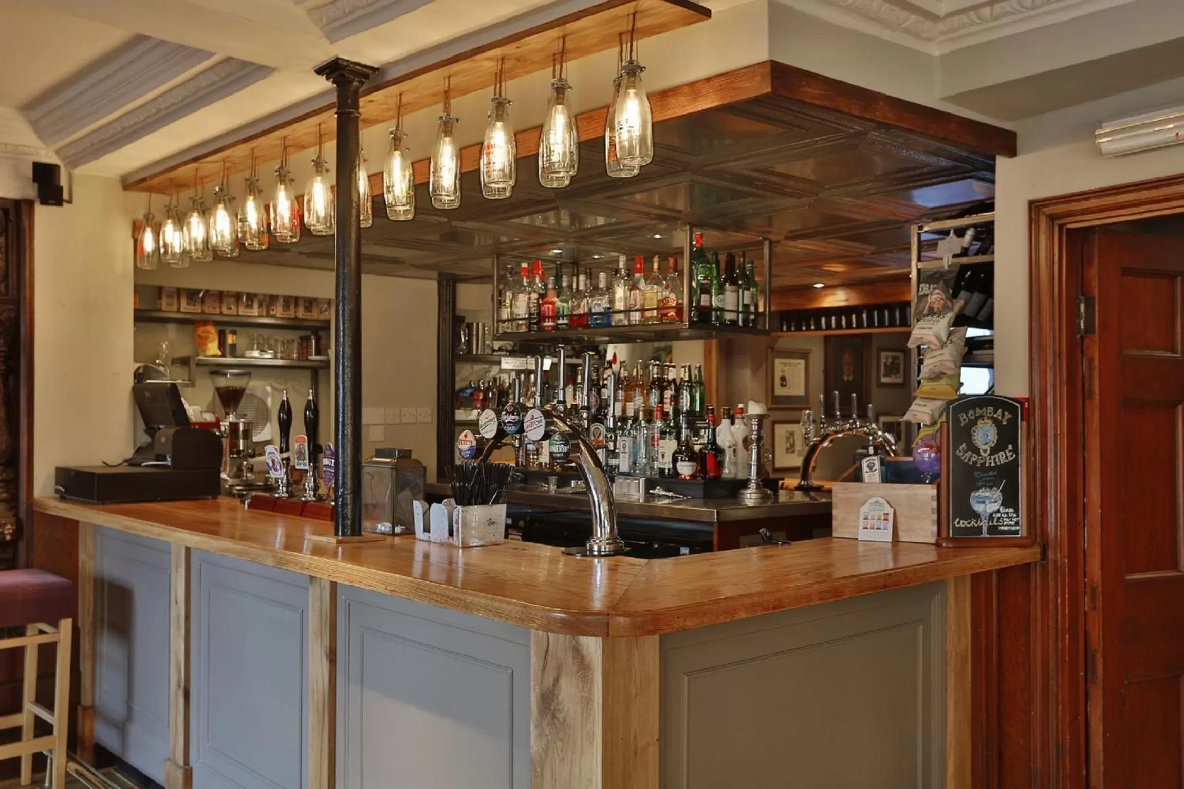 Lounge or bar in The Three Swans Hotel, Market Harborough, Leicestershire - The Coaching Inn Group