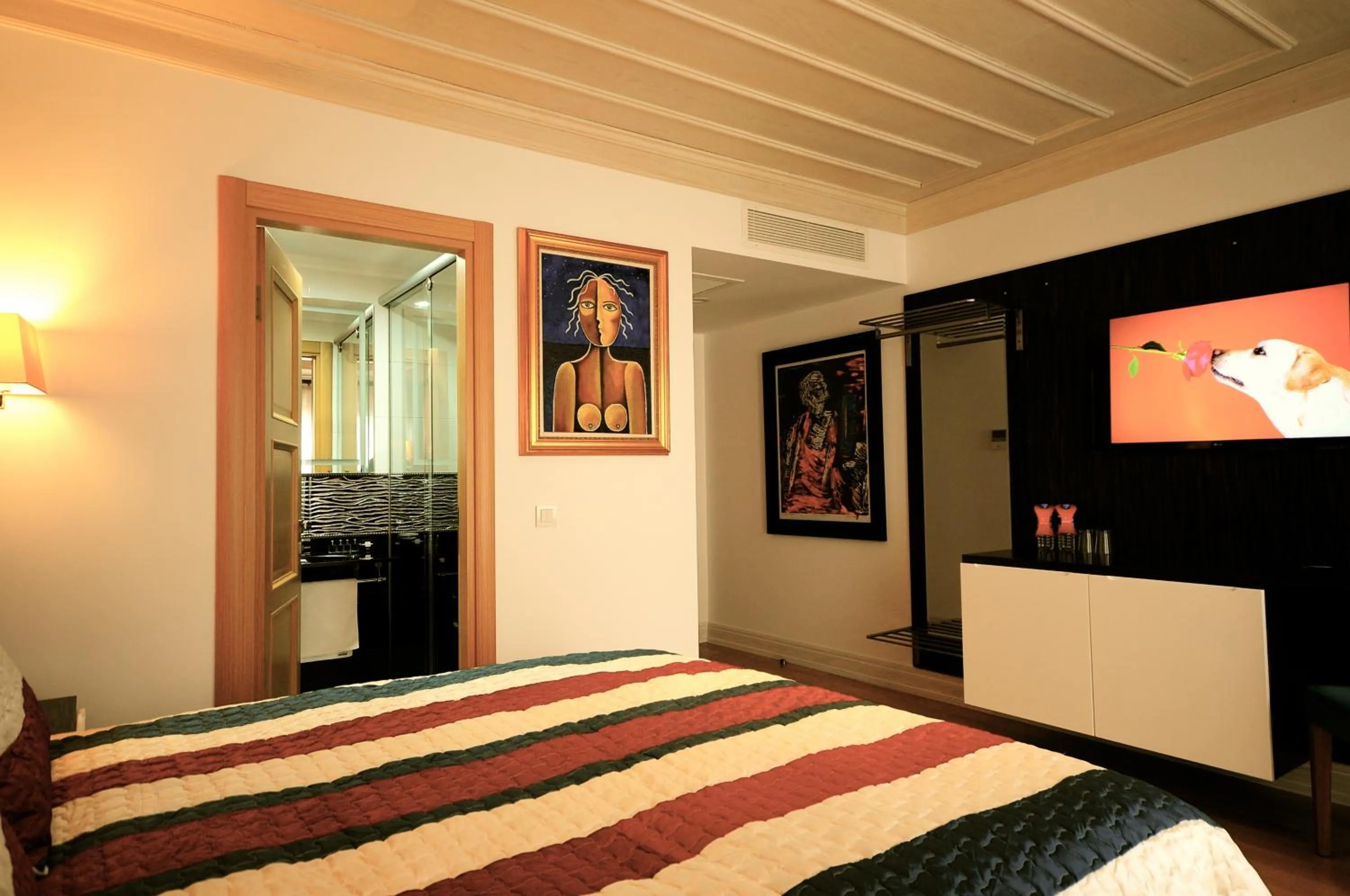 Bed in Ottopera Hotel