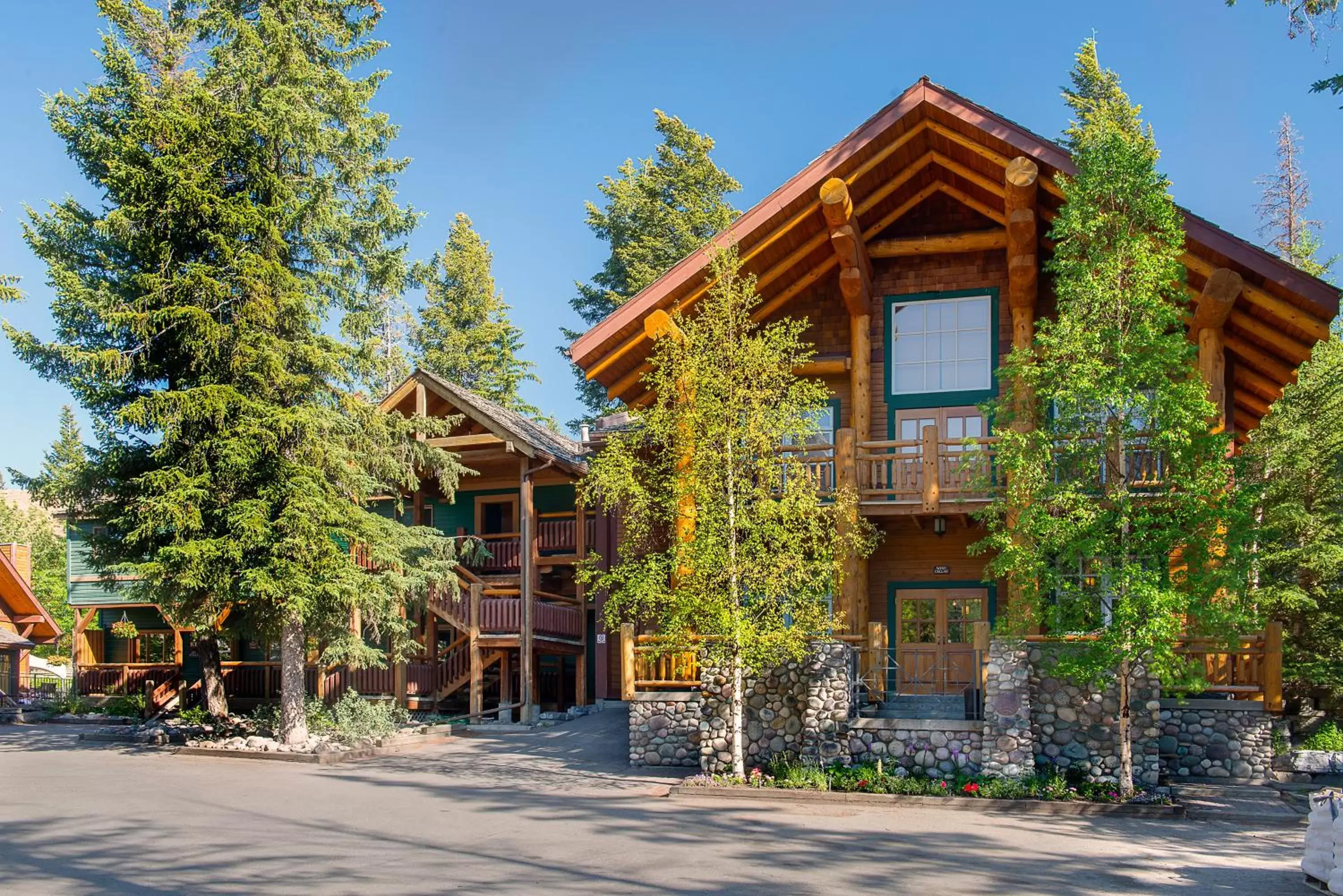 Property Building in Buffalo Mountain Lodge