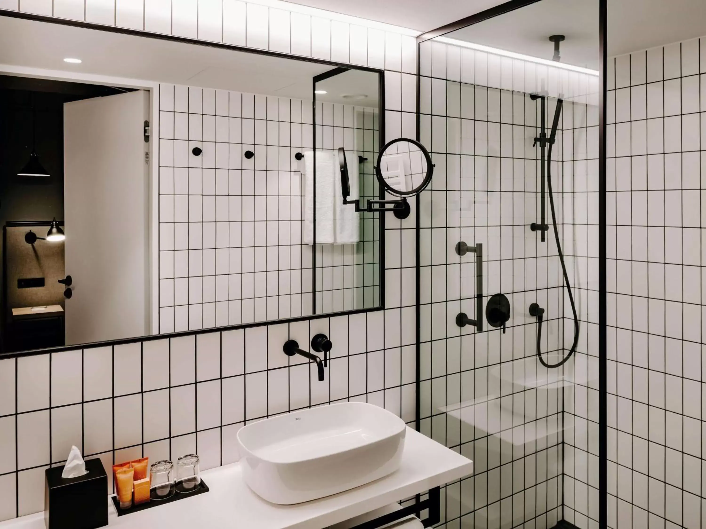 TV and multimedia, Bathroom in Vienna House by Wyndham Mokotow Warsaw