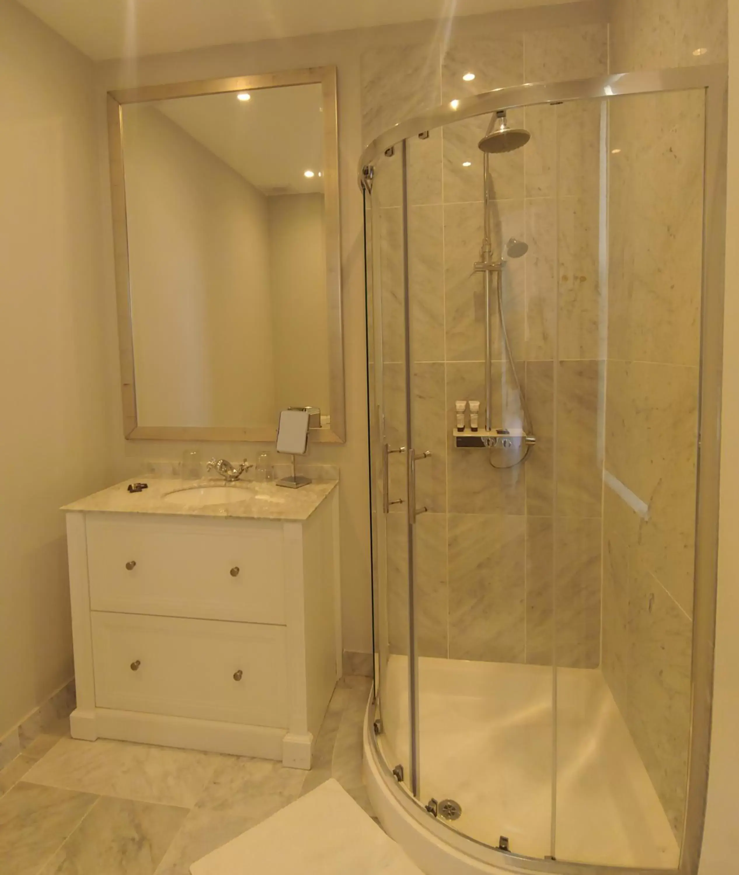 Bathroom in The Chatsworth Hotel