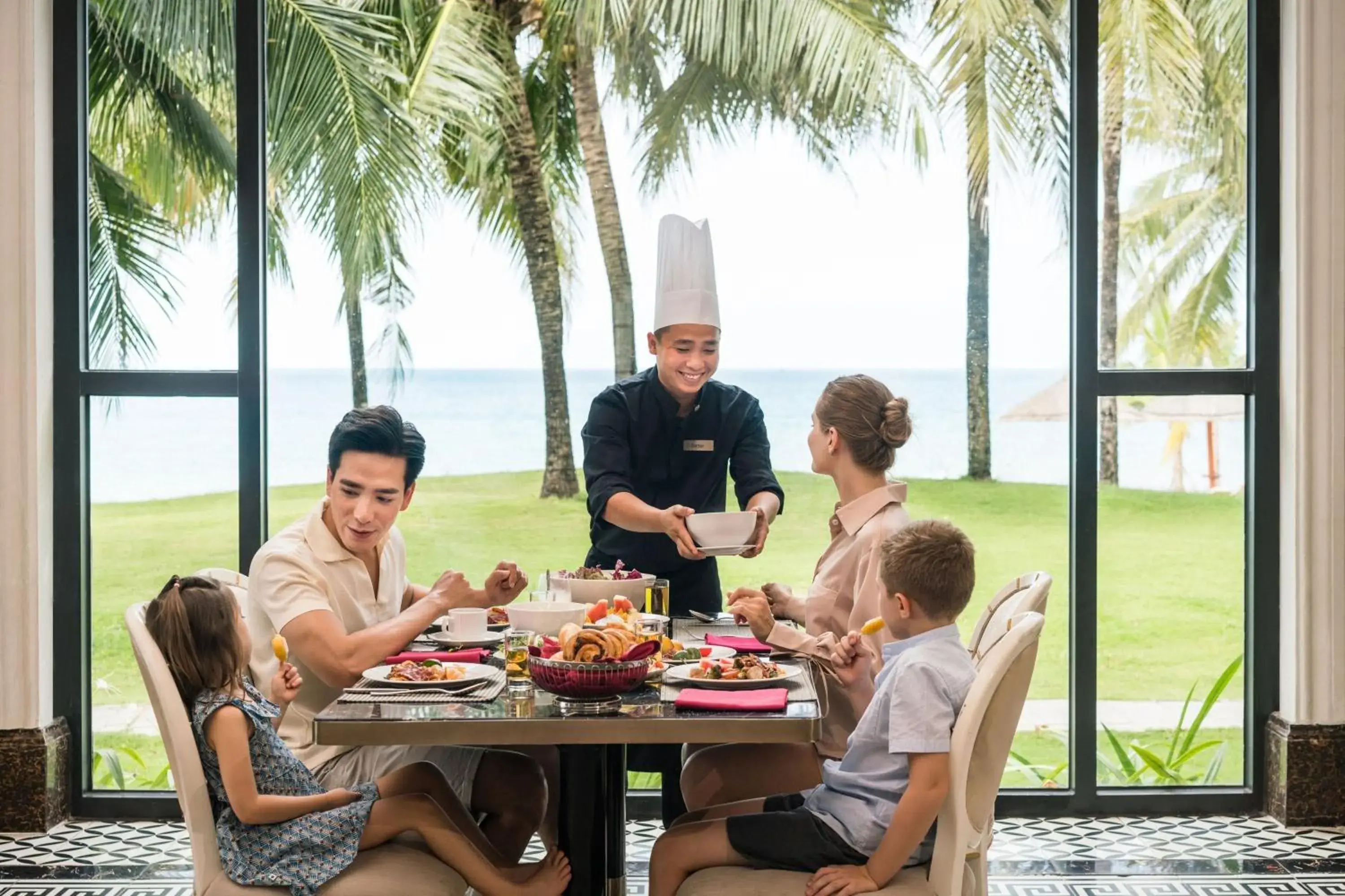 Breakfast, Family in Sheraton Phu Quoc Long Beach Resort